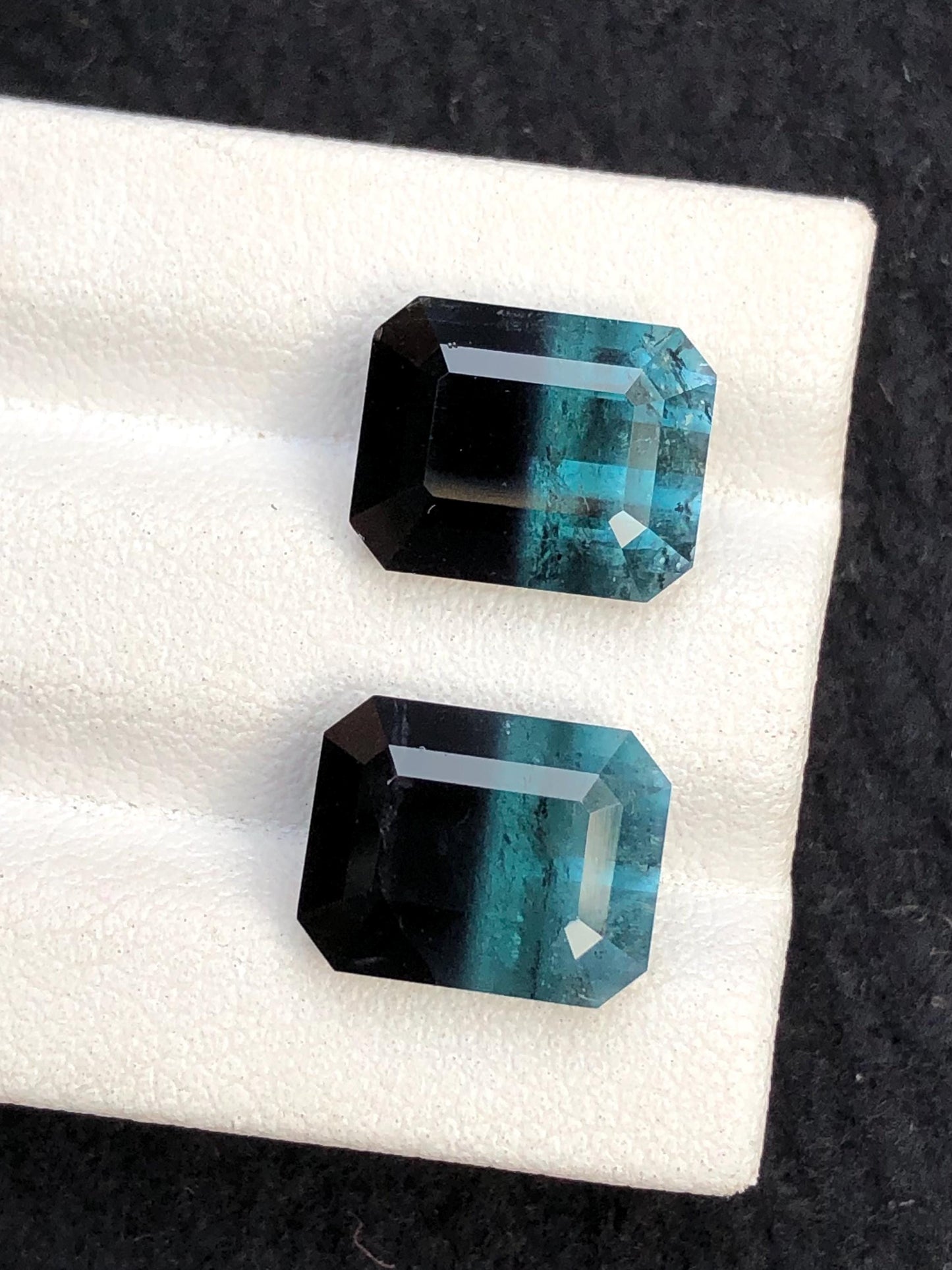 11.70 ct faceted bi colour tourmaline pair dimension:11*8*7mm