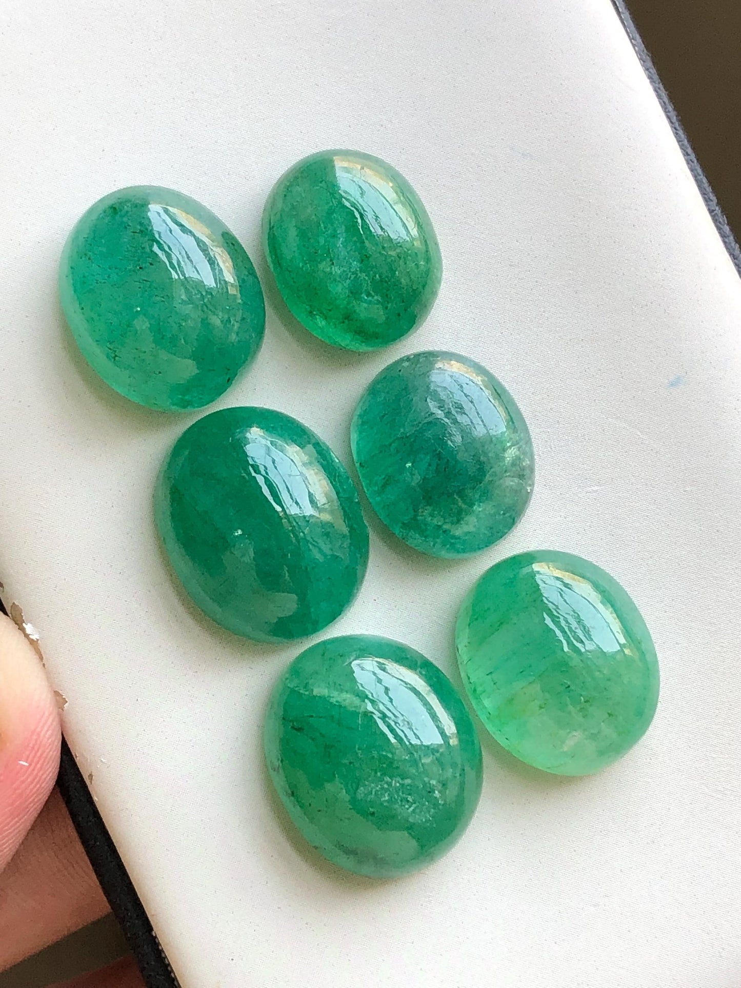 89.50 carats green beryl cabochons lot