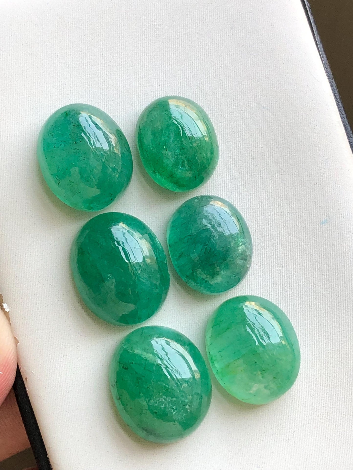 89.50 carats green beryl cabochons lot