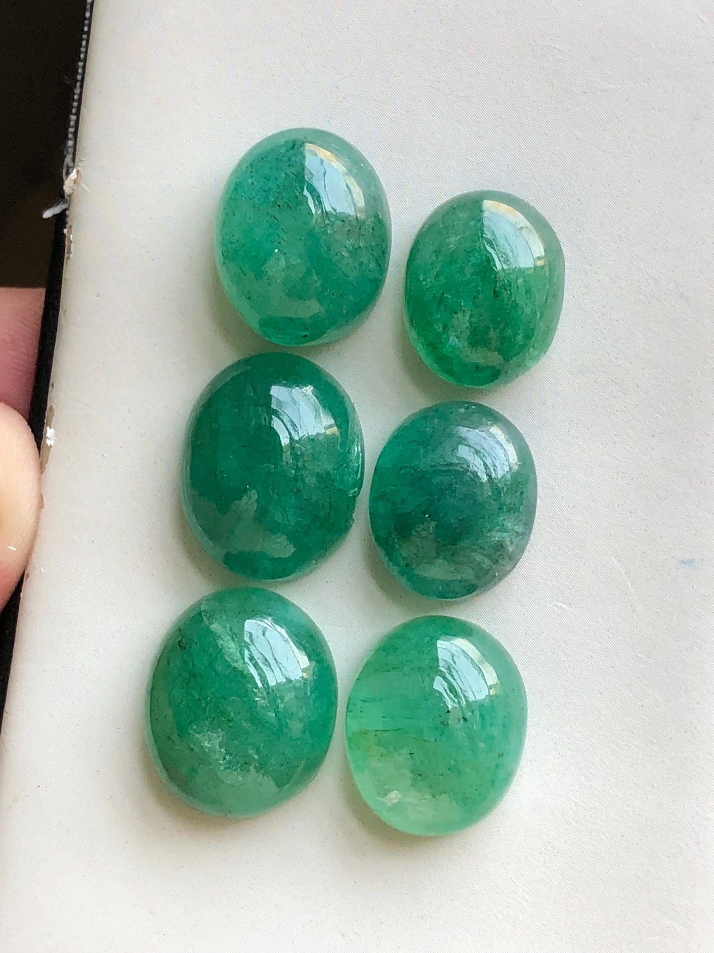 89.50 carats green beryl cabochons lot