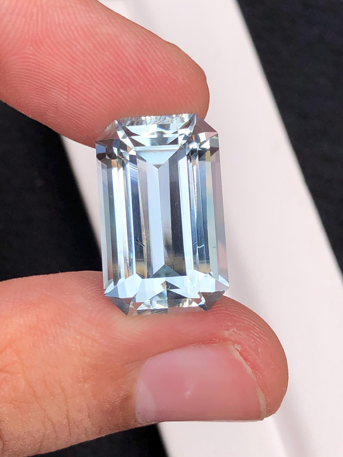 17.75 ct faceted aquamarine dimension:20*13*9mm