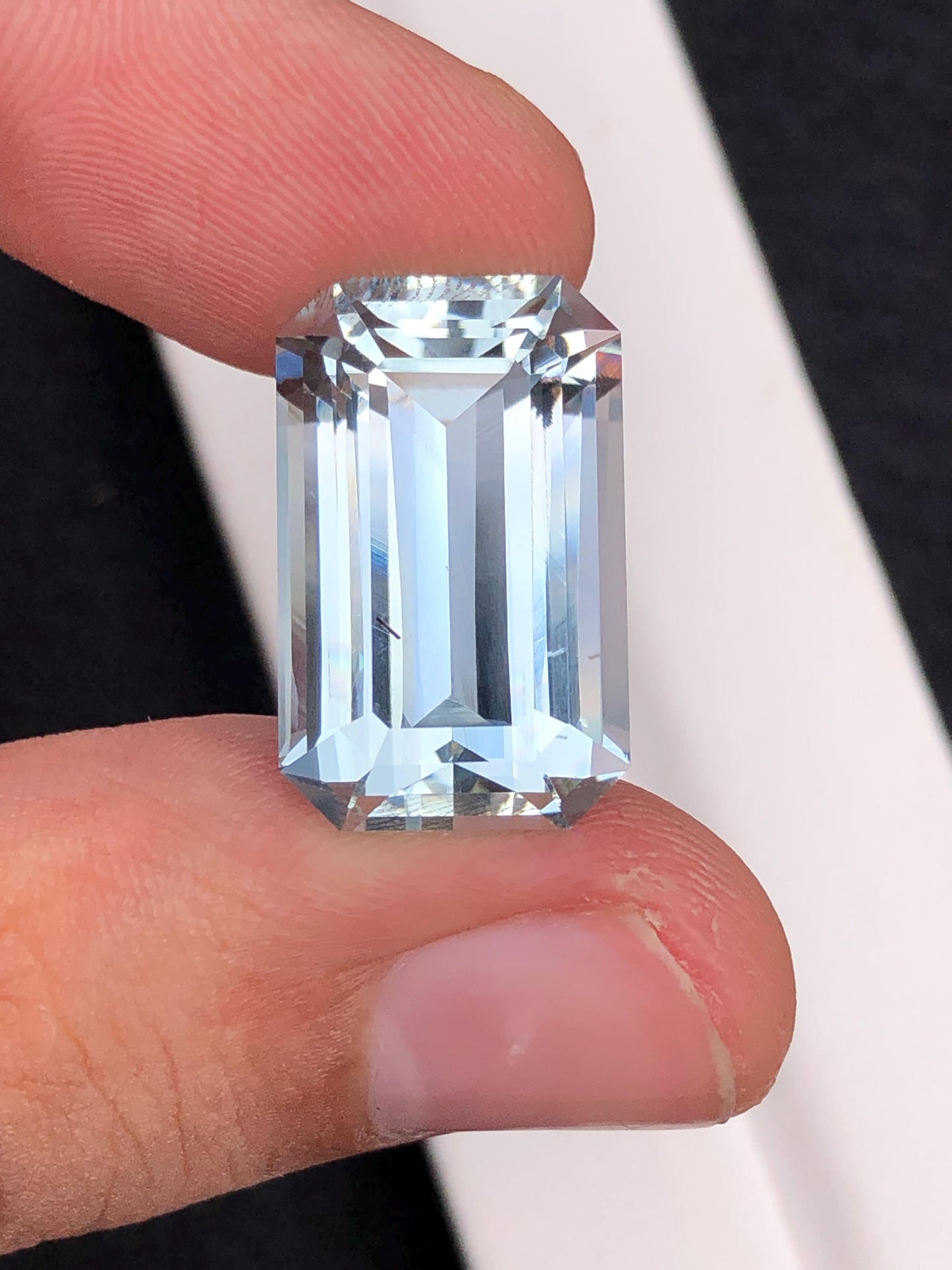 17.75 ct faceted aquamarine dimension:20*13*9mm