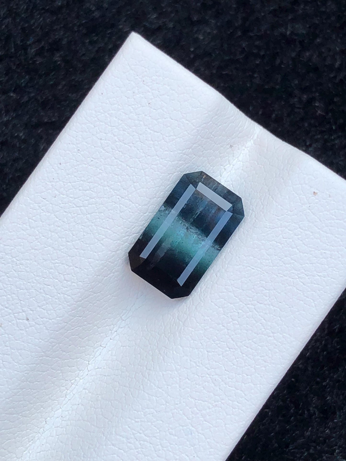 3.5 ct faceted bi colour tourmaline dimension:11*7*5mm