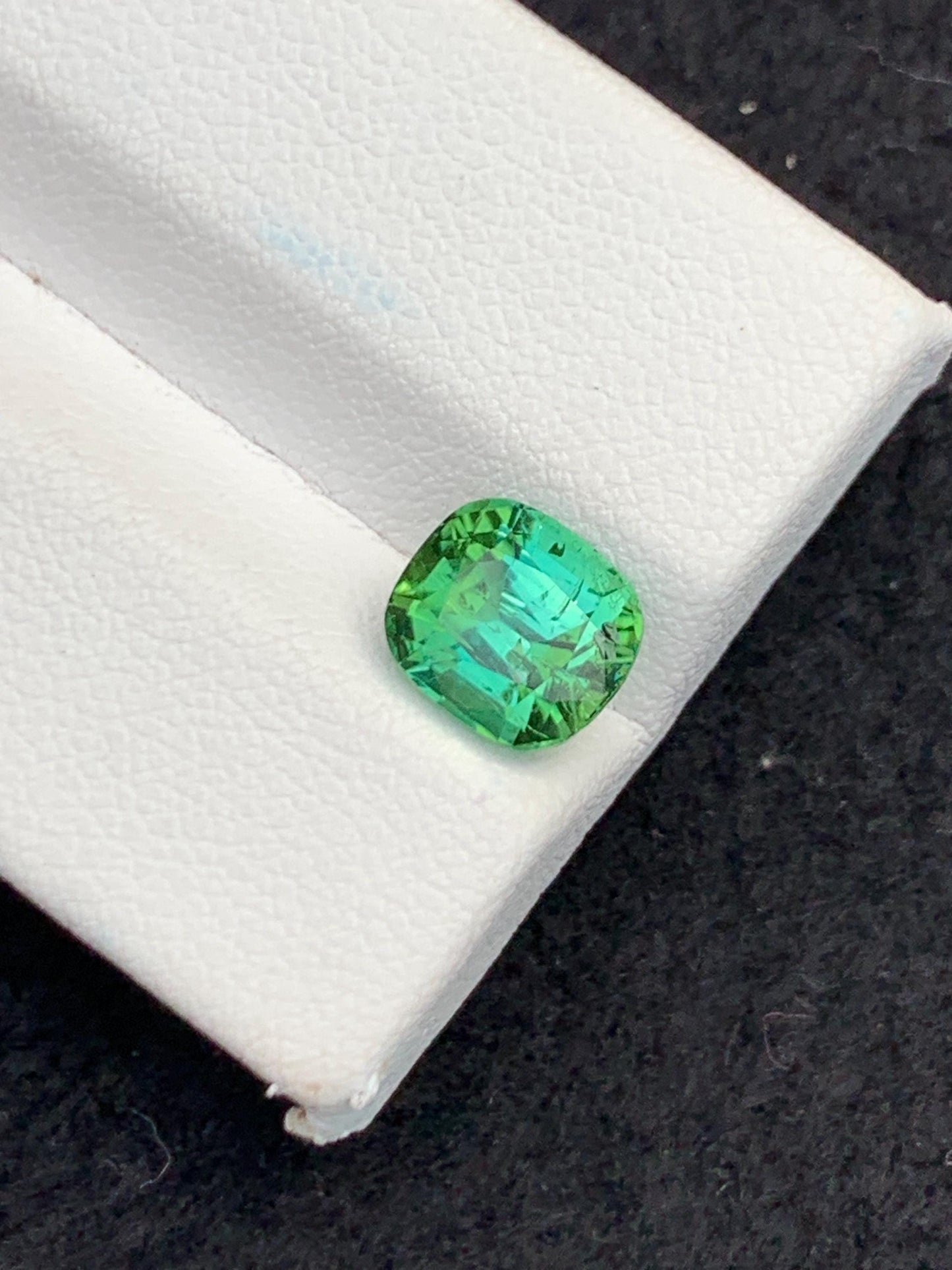 2.35 ct faceted blue green tourmaline dimension:8*7*5.5mm