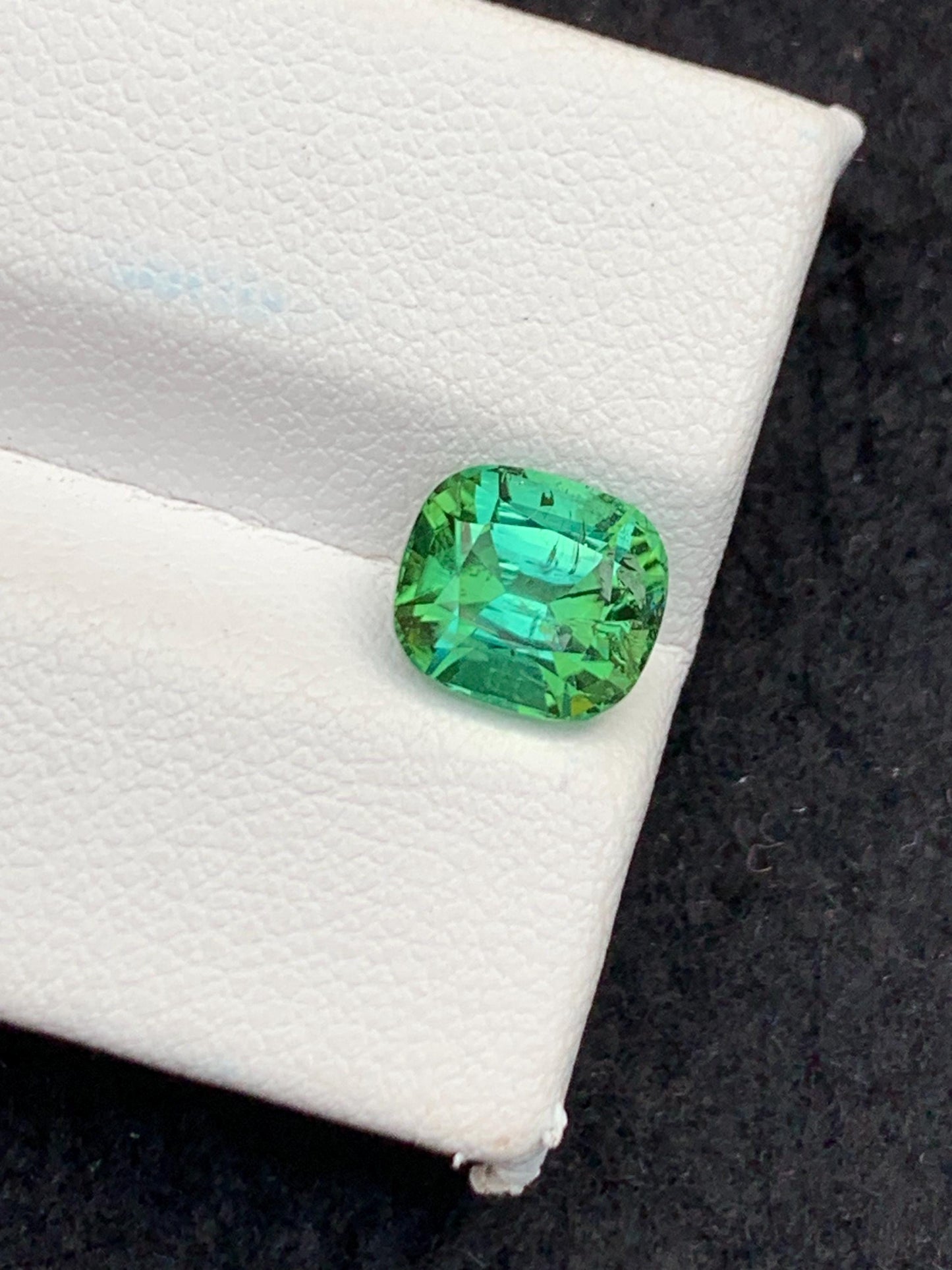 2.35 ct faceted blue green tourmaline dimension:8*7*5.5mm