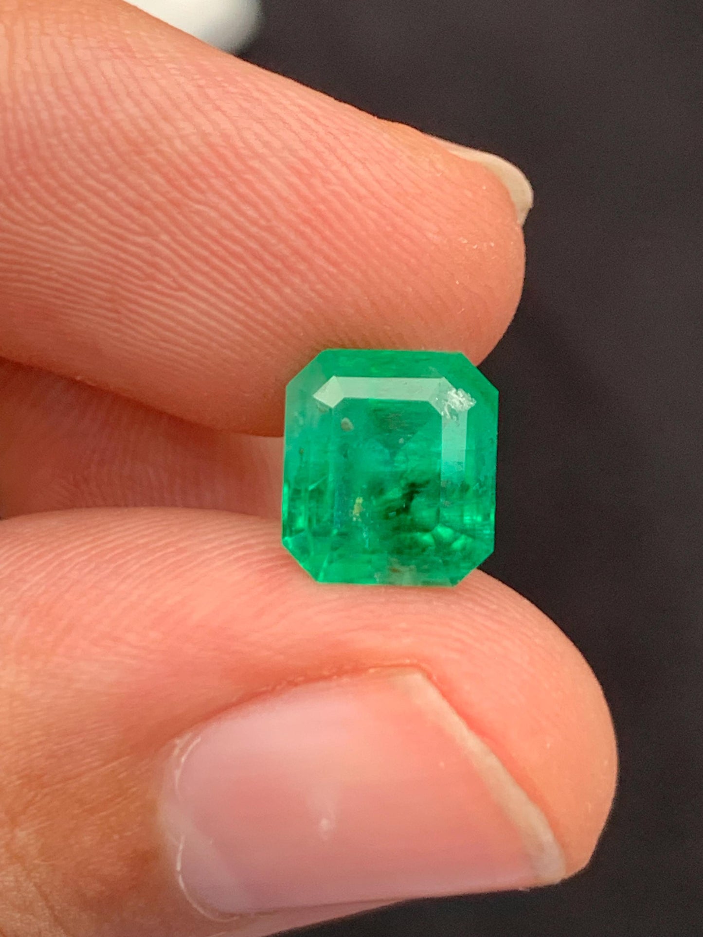 2.60 ct faceted swat emerald dimension:9*7.5*6mm