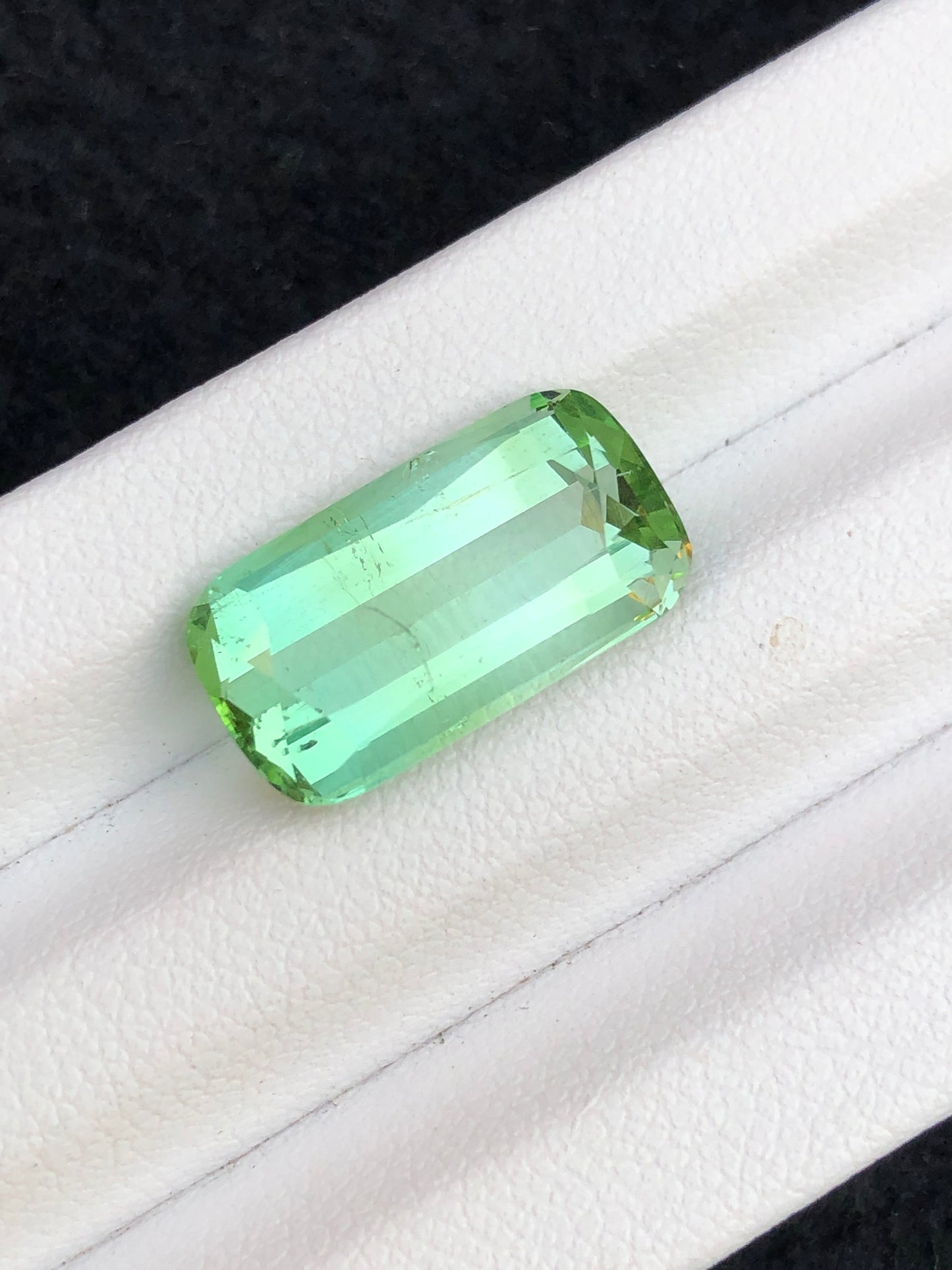 7.85 carat stunning natural top quality afghani tourmaline dimension:16*9*6mm