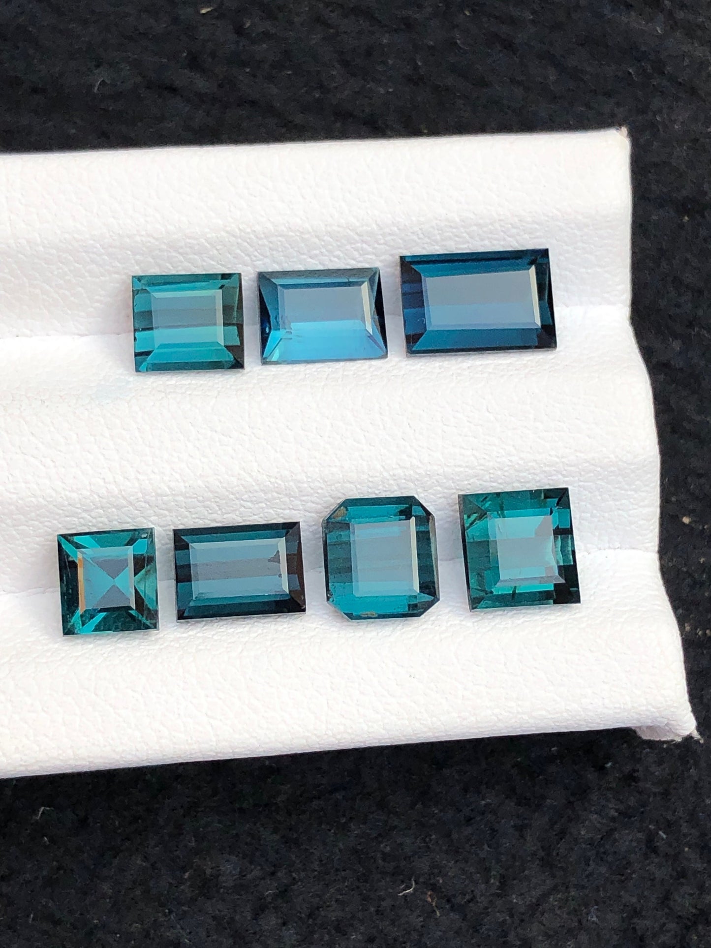 indicolite tourmalines 8.70 carats natural origin Afghanistan 5*5mm to 8*5mm