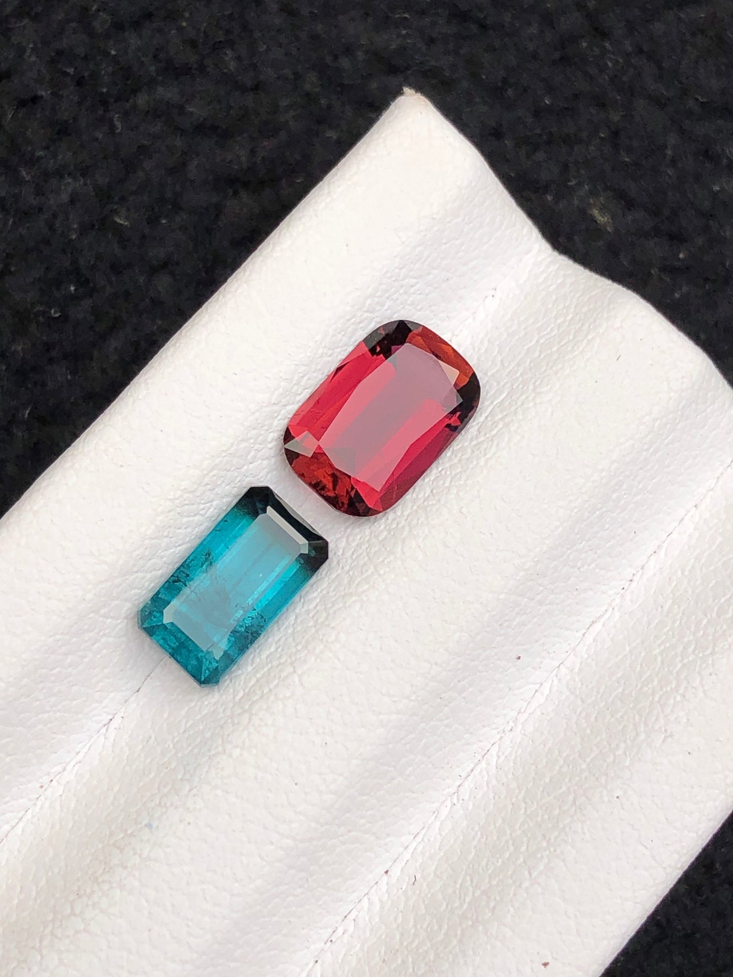 3 carats gorgeous red and blue tourmalines from Afghanistan perfect for jewellery