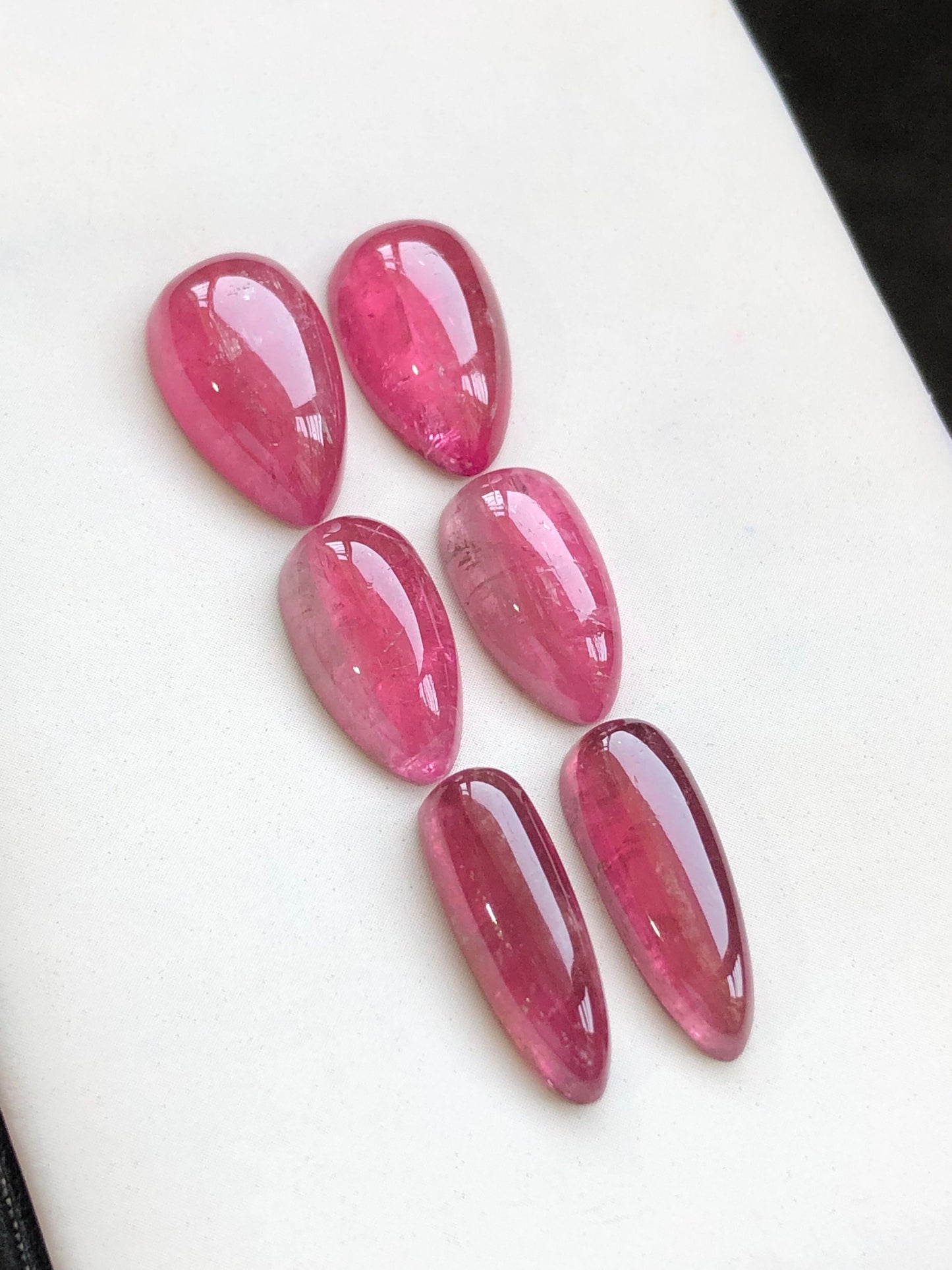 28.35 carats top quality natural tourmaline pairs