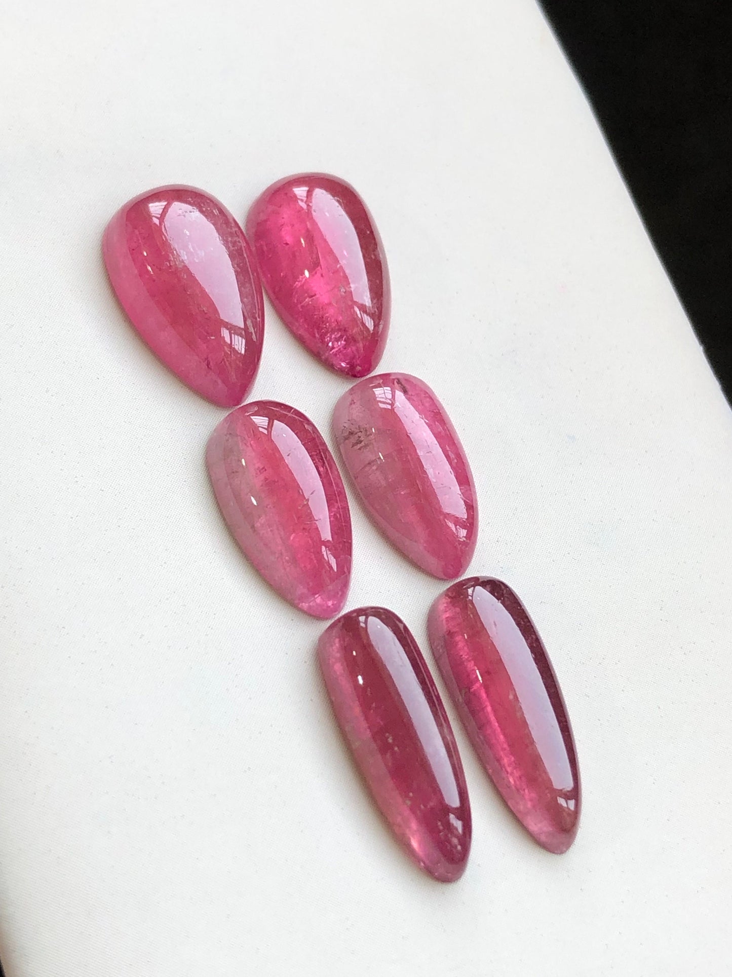 28.35 carats top quality natural tourmaline pairs