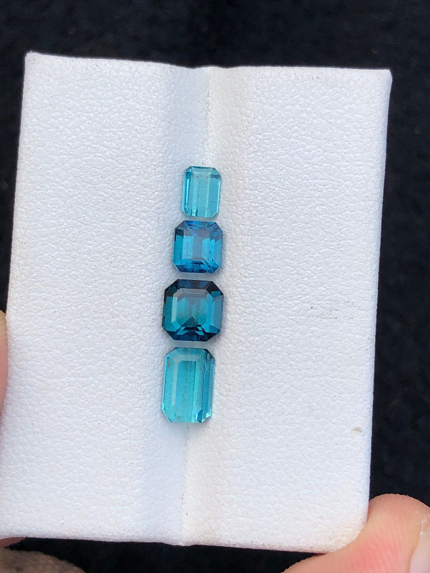 Blue tourmalines 2.45 carats origin Afghanistan natural gemstones