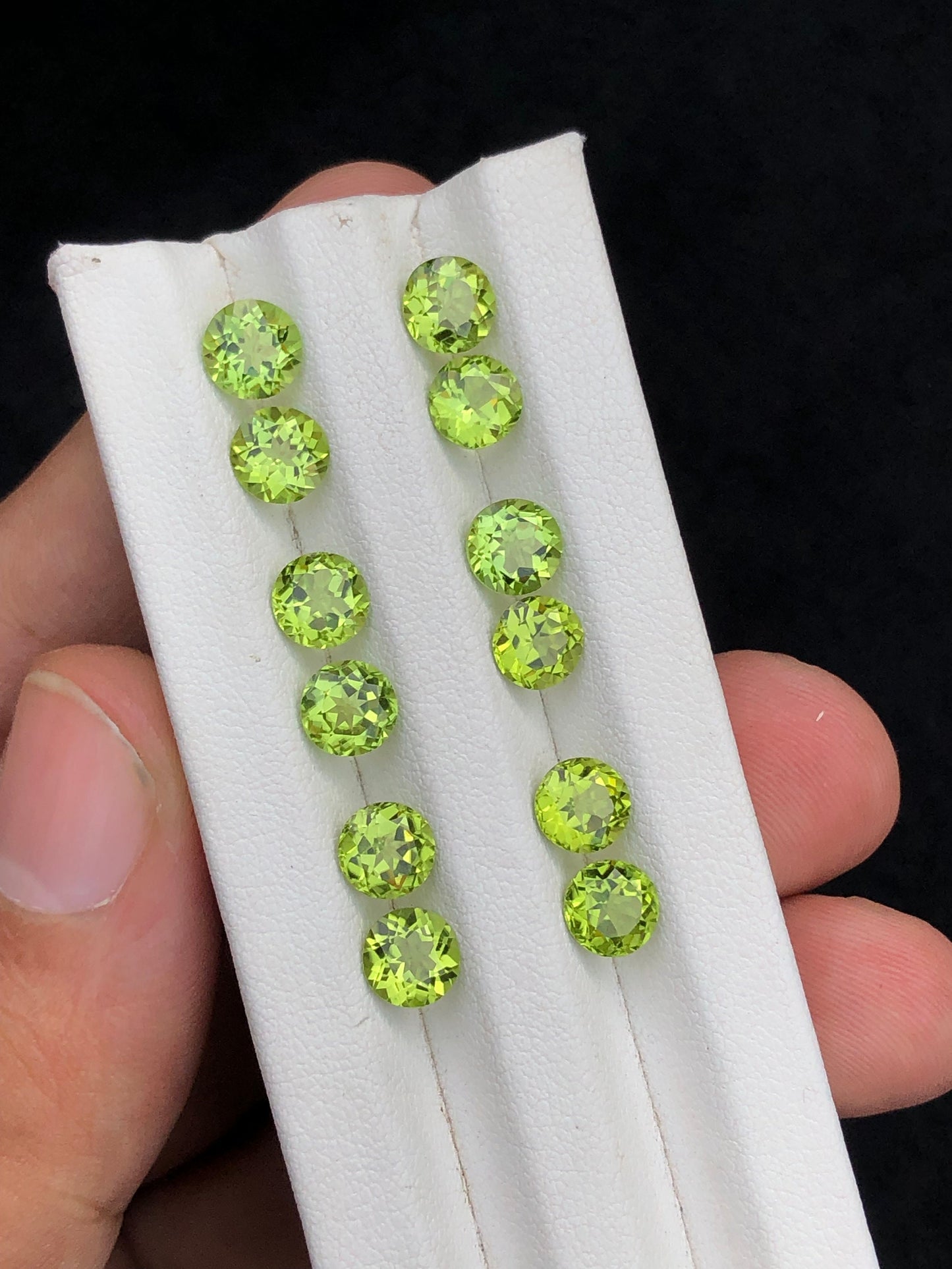 2 carats round shape peridot pairs available origin pakistan.