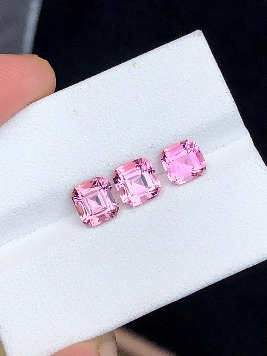 Pink tourmalines natural 3 carats origin Afghanistan perfect for earrings