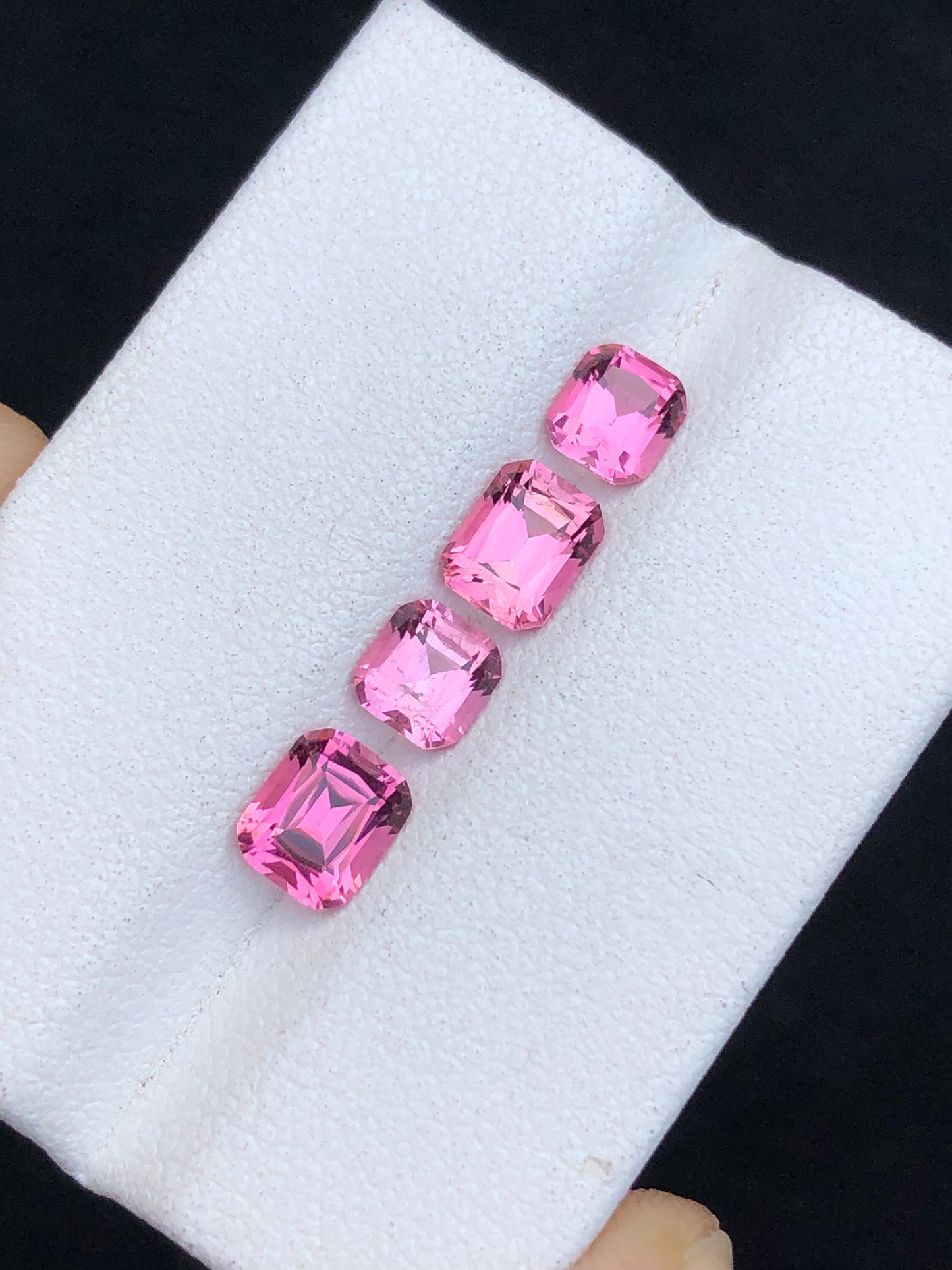 Pink tourmalines 2.70 carats origin Afghanistan natural