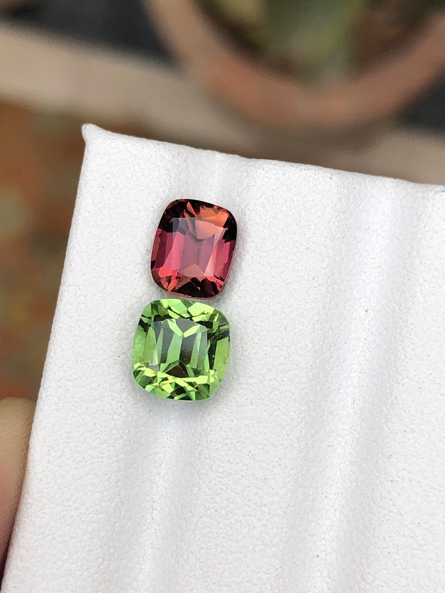 Green pink tourmalines 3.70 carats natural origin Afghanistan