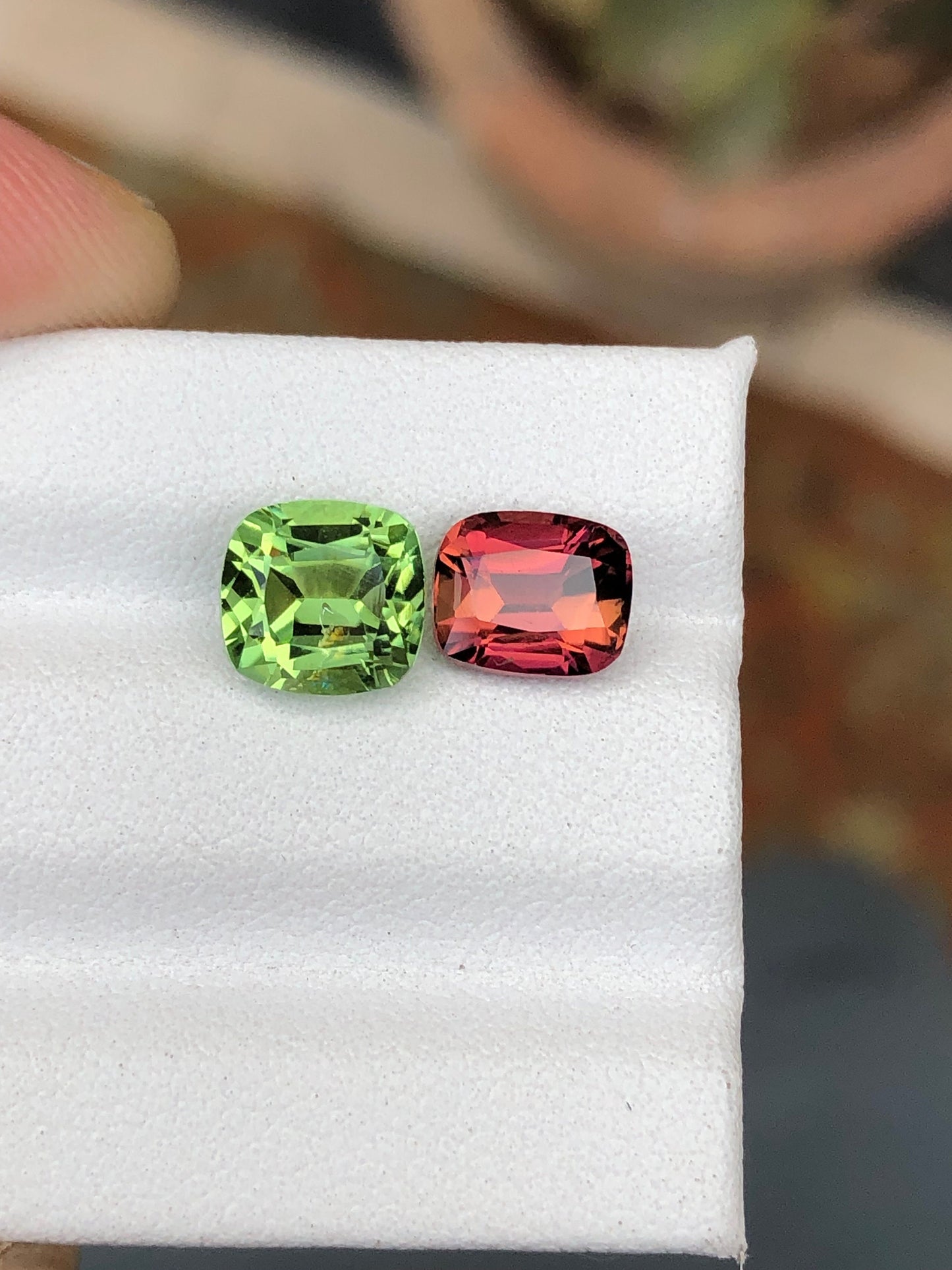 Green pink tourmalines 3.70 carats natural origin Afghanistan