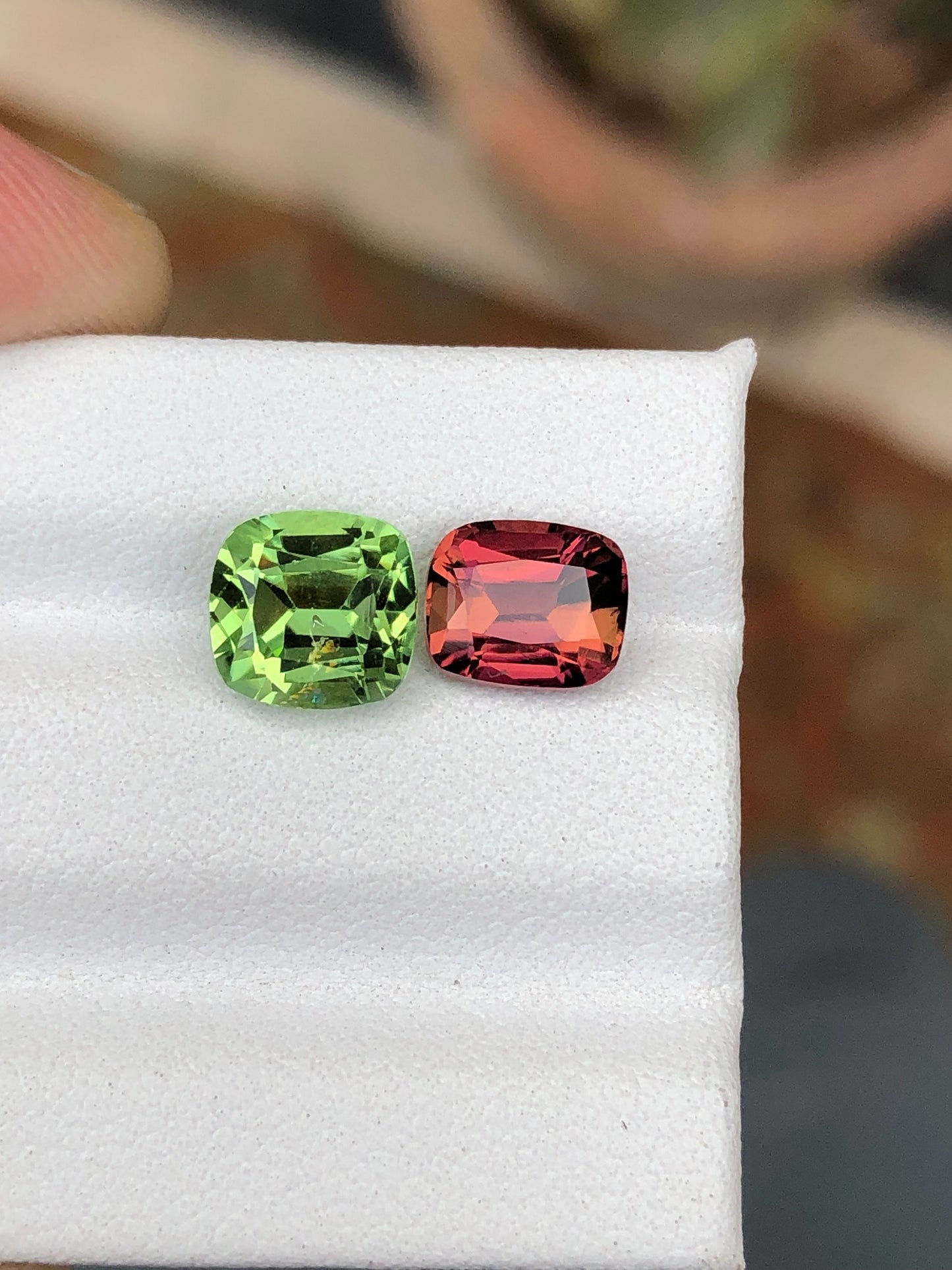 Green pink tourmalines 3.70 carats natural origin Afghanistan