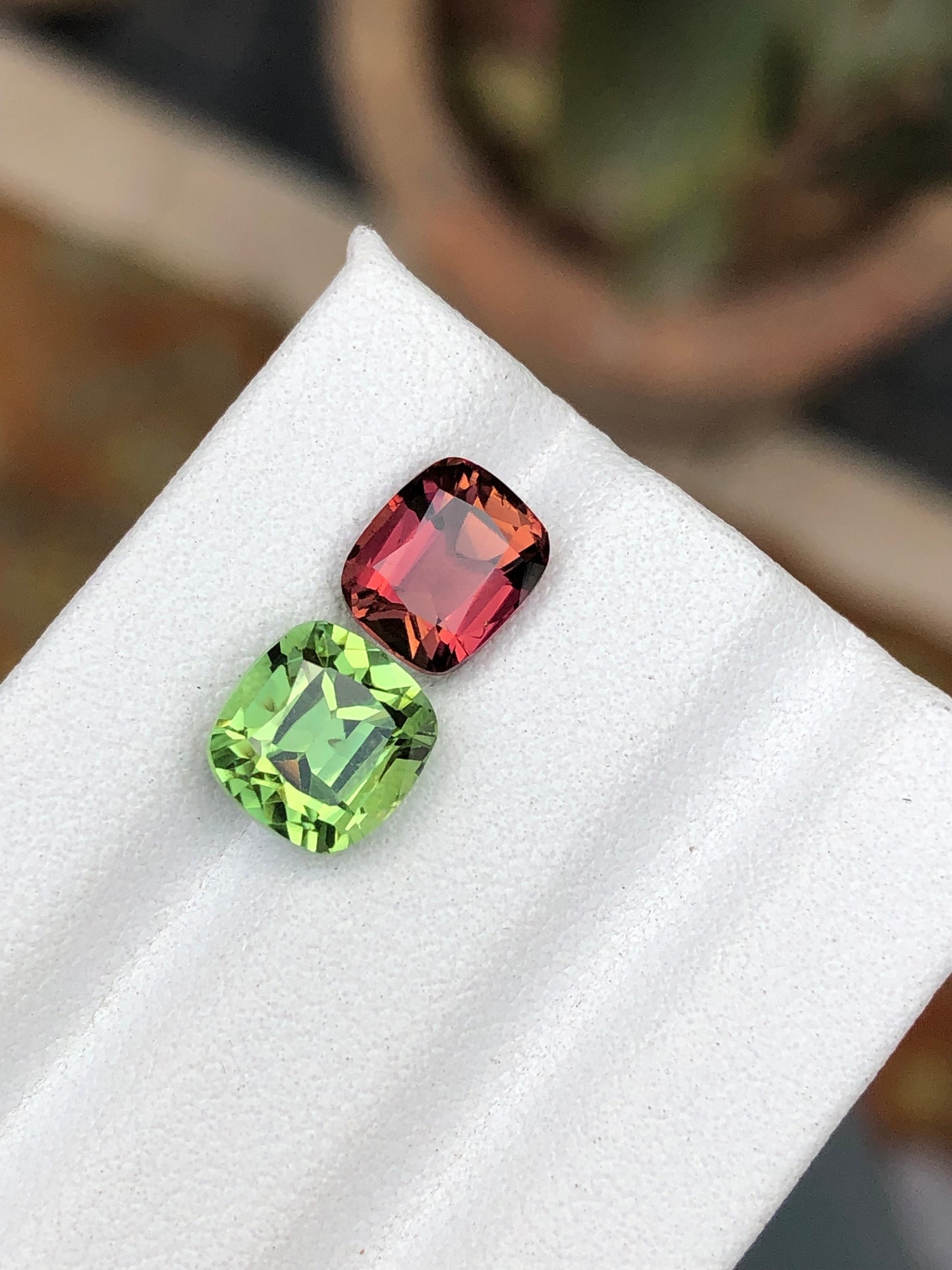 Green pink tourmalines 3.70 carats natural origin Afghanistan