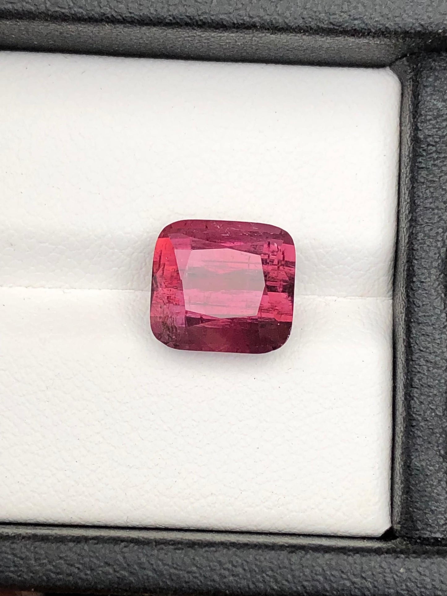 Red tourmaline 5.15 carat natural origin Afghanistan