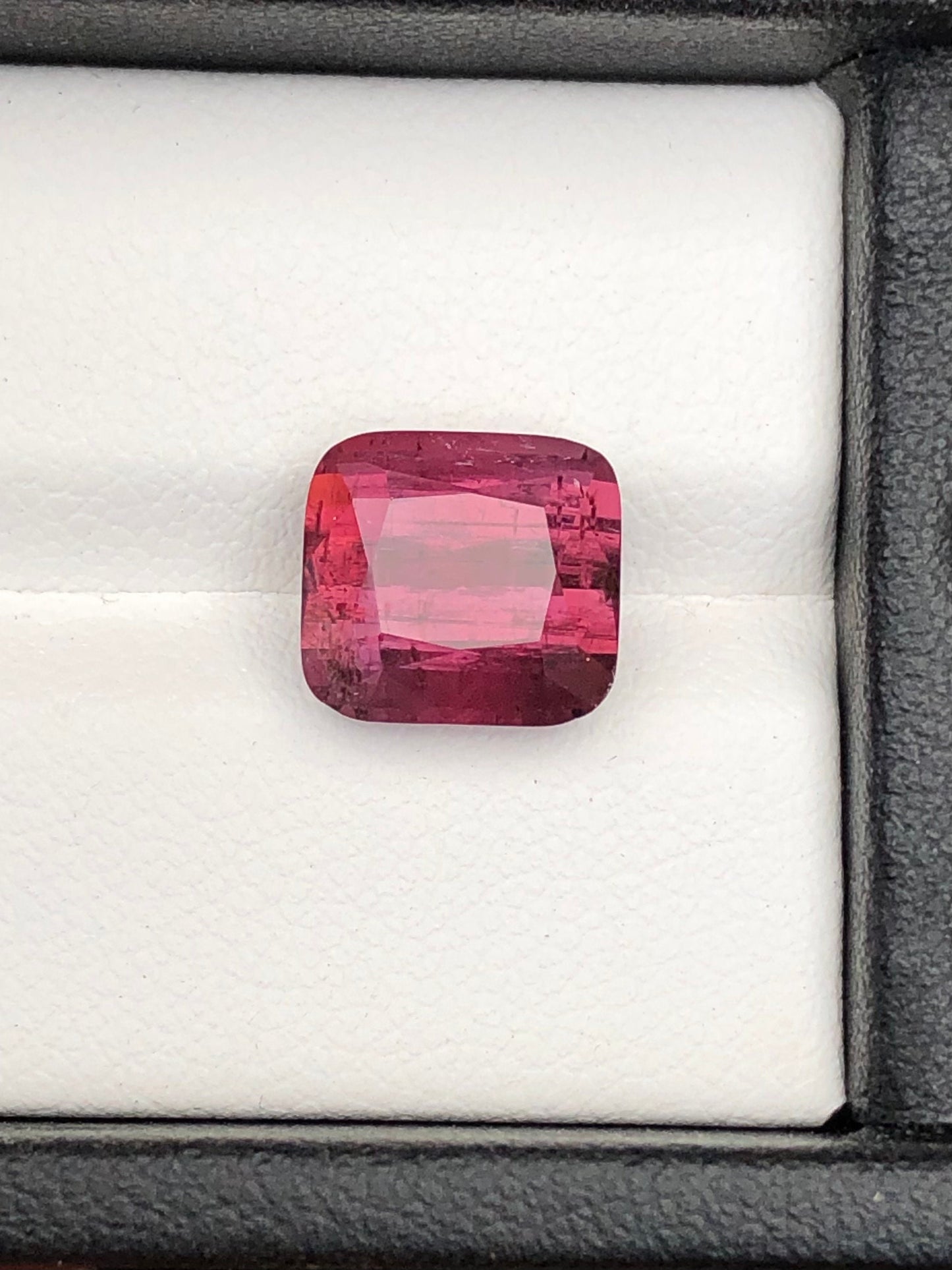 Red tourmaline 5.15 carat natural origin Afghanistan