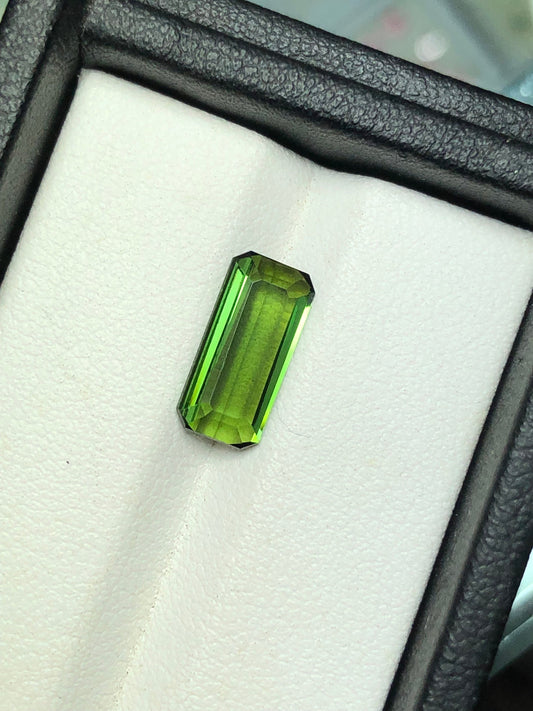 Green tourmaline 2.45 carat natural origin Afghanistan