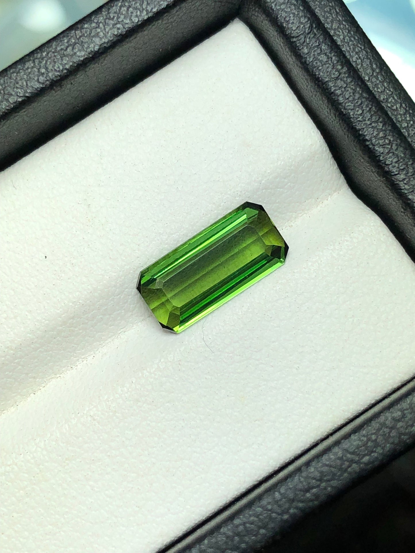 Green tourmaline 2.45 carat natural origin Afghanistan