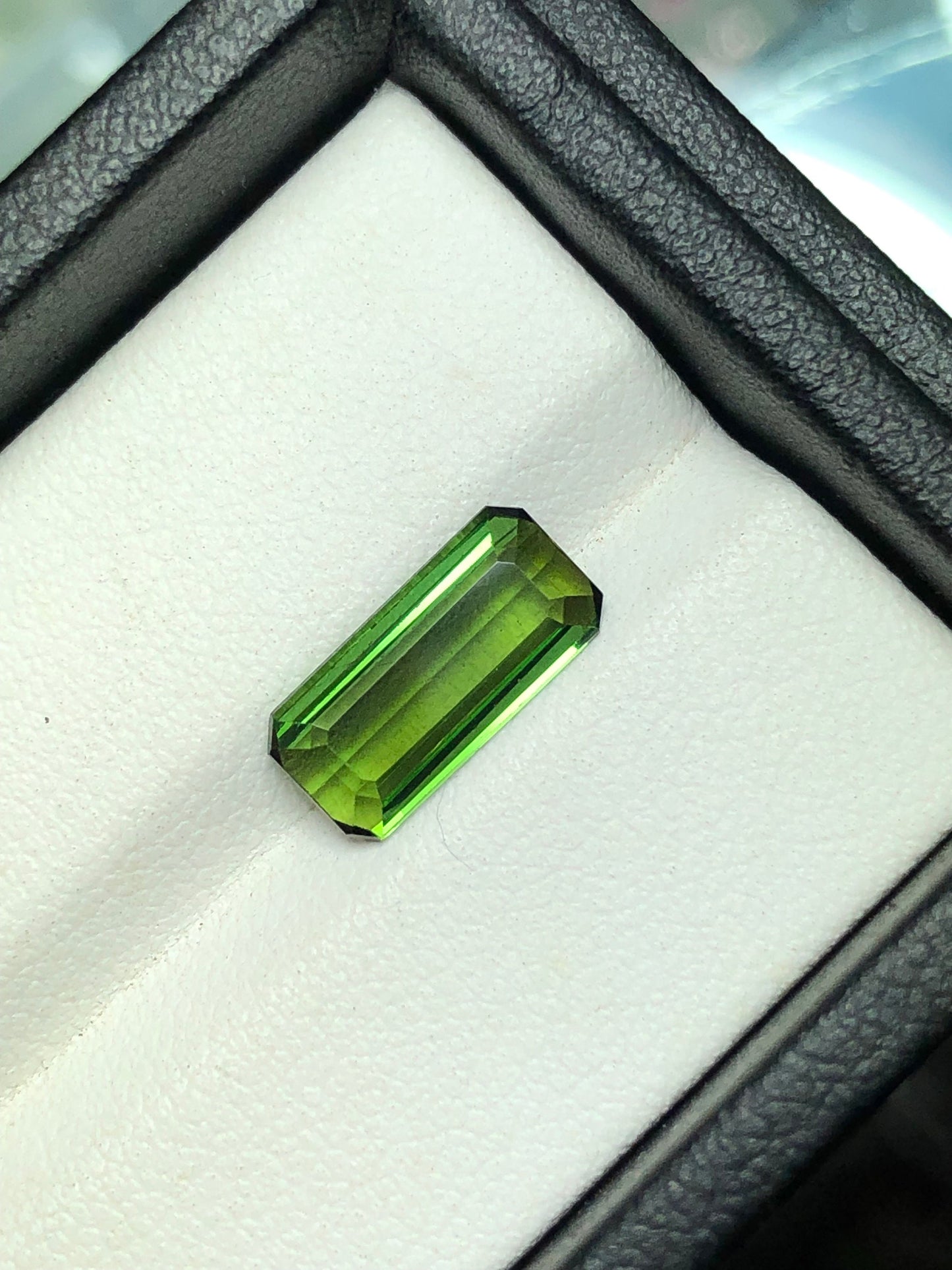 Green tourmaline 2.45 carat natural origin Afghanistan