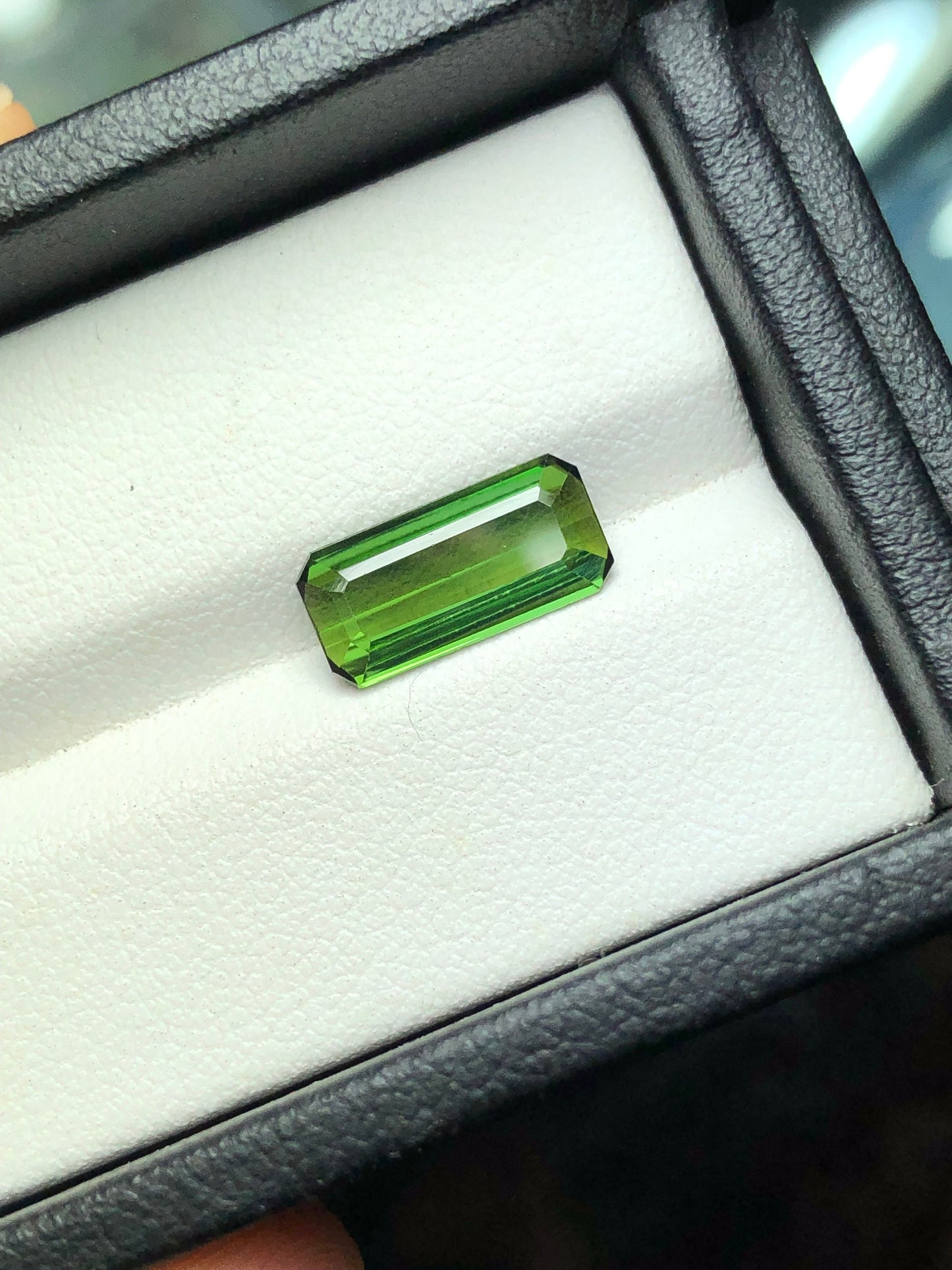 Green tourmaline 2.45 carat natural origin Afghanistan