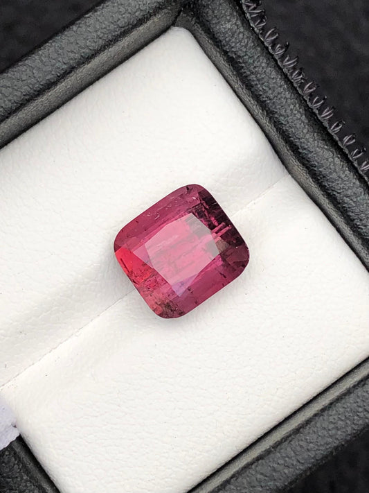 Red tourmaline 5.15 carat natural origin Afghanistan