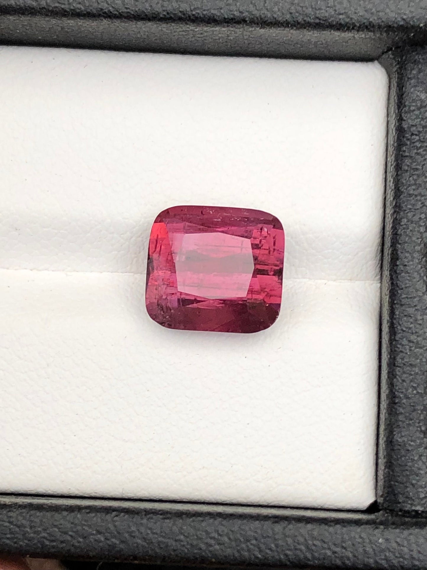 Red tourmaline 5.15 carat natural origin Afghanistan