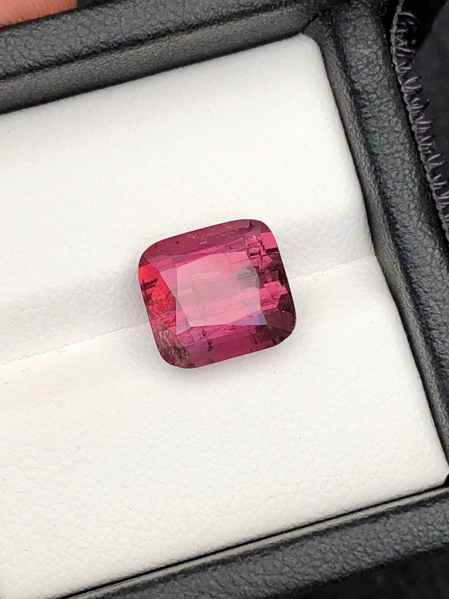 Red tourmaline 5.15 carat natural origin Afghanistan