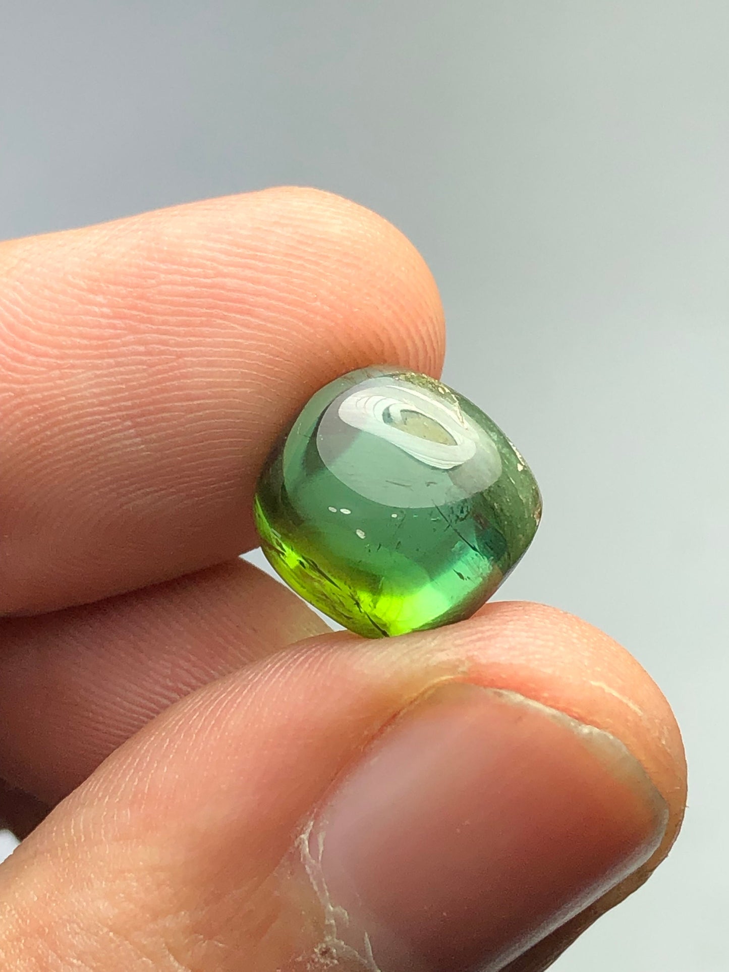 Green tourmaline cabochon 7.70 carat natural origin Afghanistan