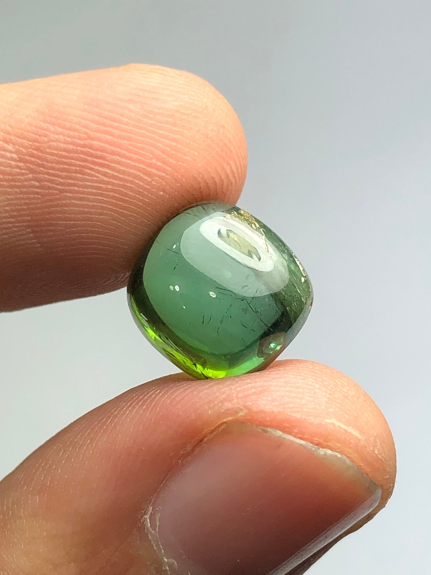 Green tourmaline cabochon 7.70 carat natural origin Afghanistan