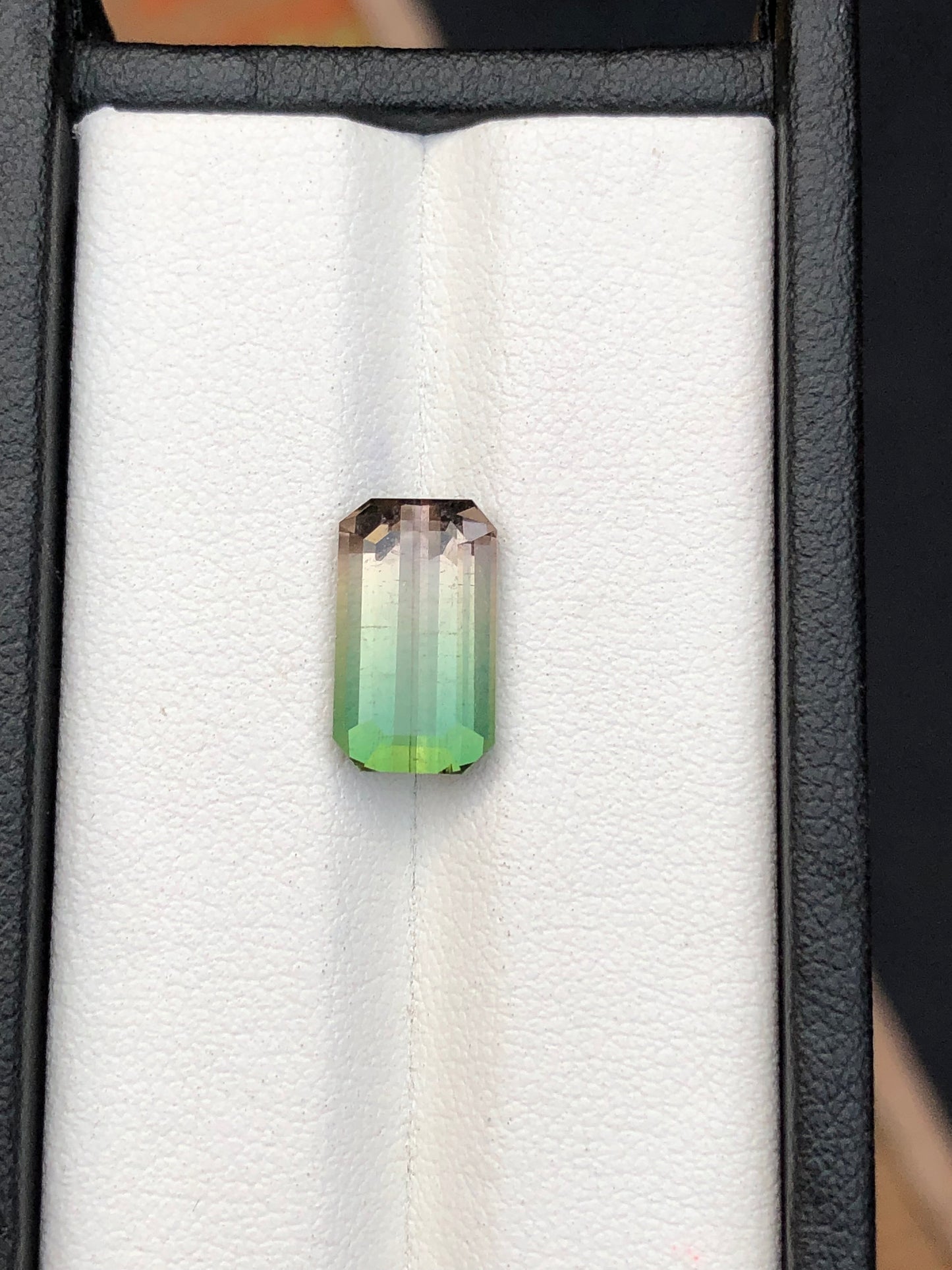 Bi colour tourmaline 4.50 carat origin Afghanistan