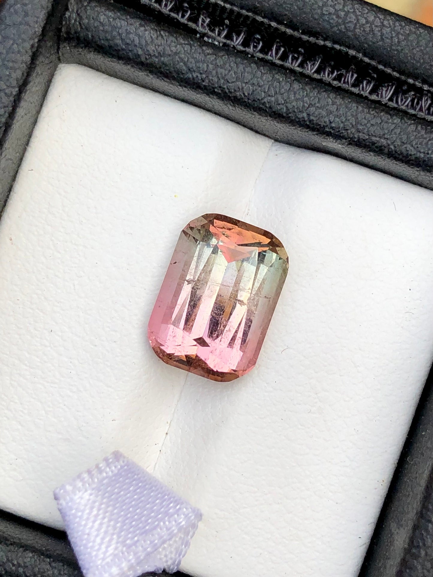 Bi colour tourmaline 4.35 carat natural origin Afghanistan