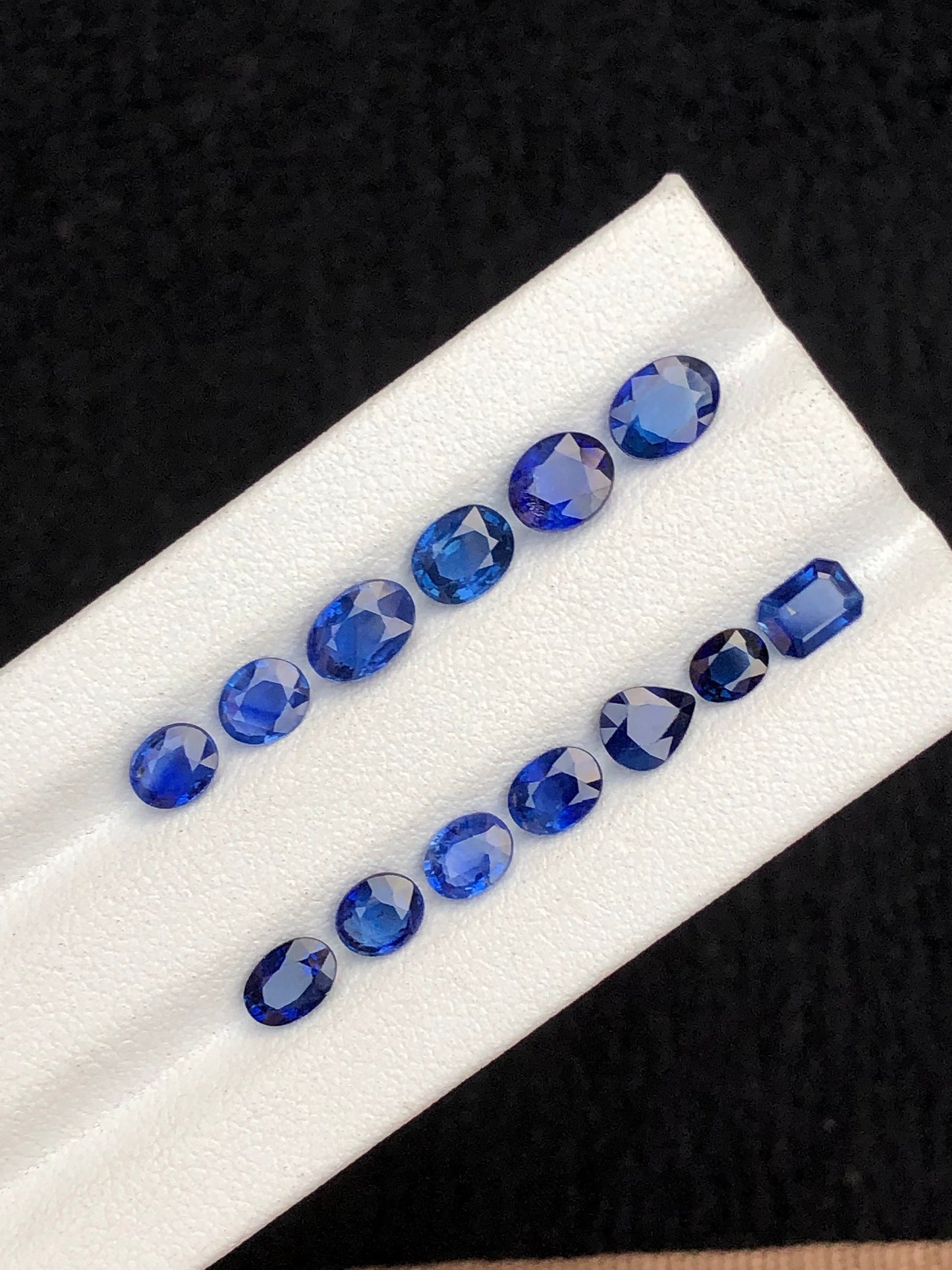 Natural sapphire lot top quality 8 carats perfect for jewellery