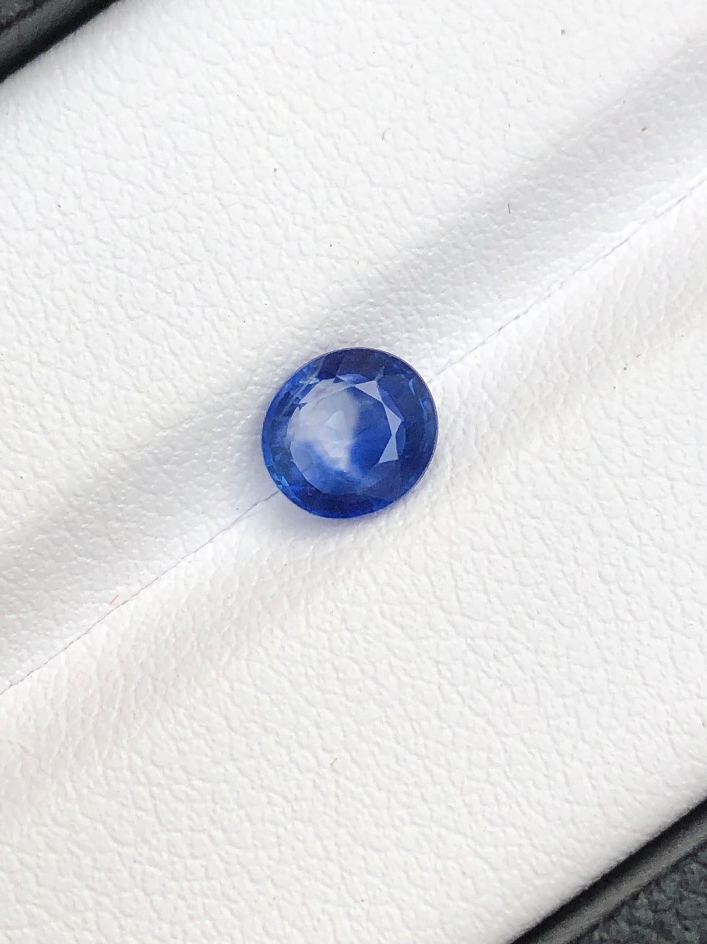 Natural bi colour sapphire 0.95 carat