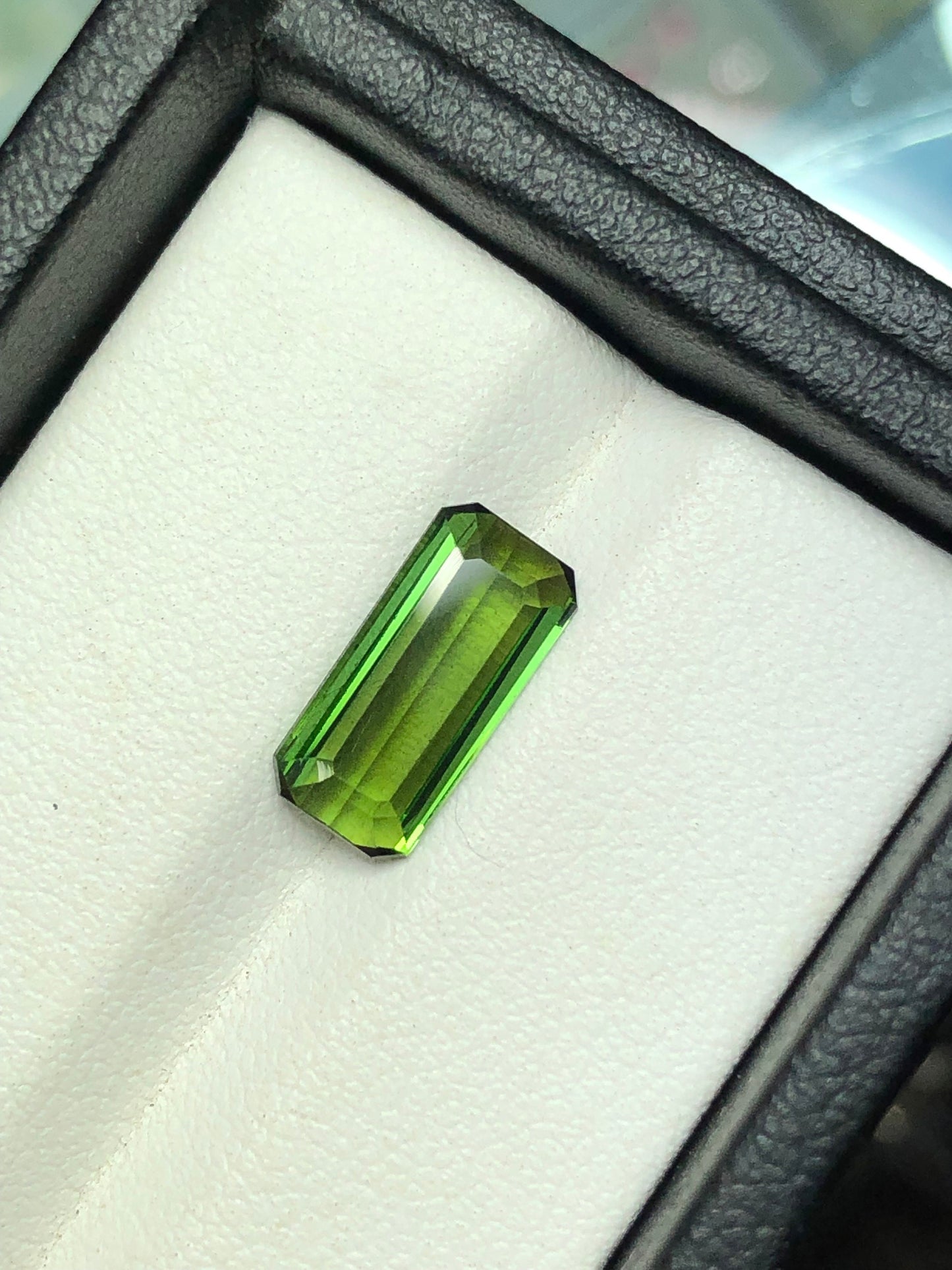 Green tourmaline 2.45 carat natural origin Afghanistan