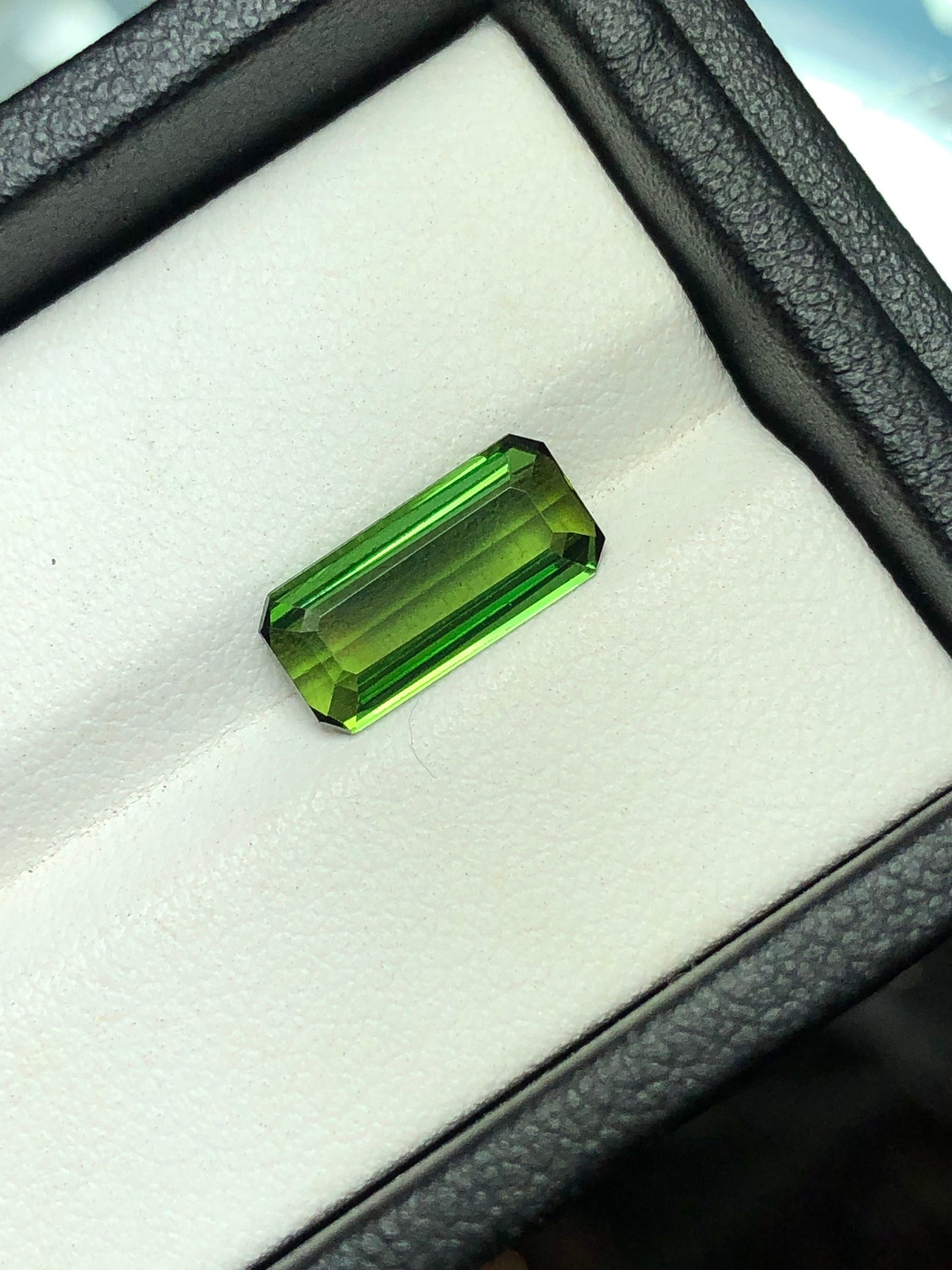 Green tourmaline 2.45 carat natural origin Afghanistan