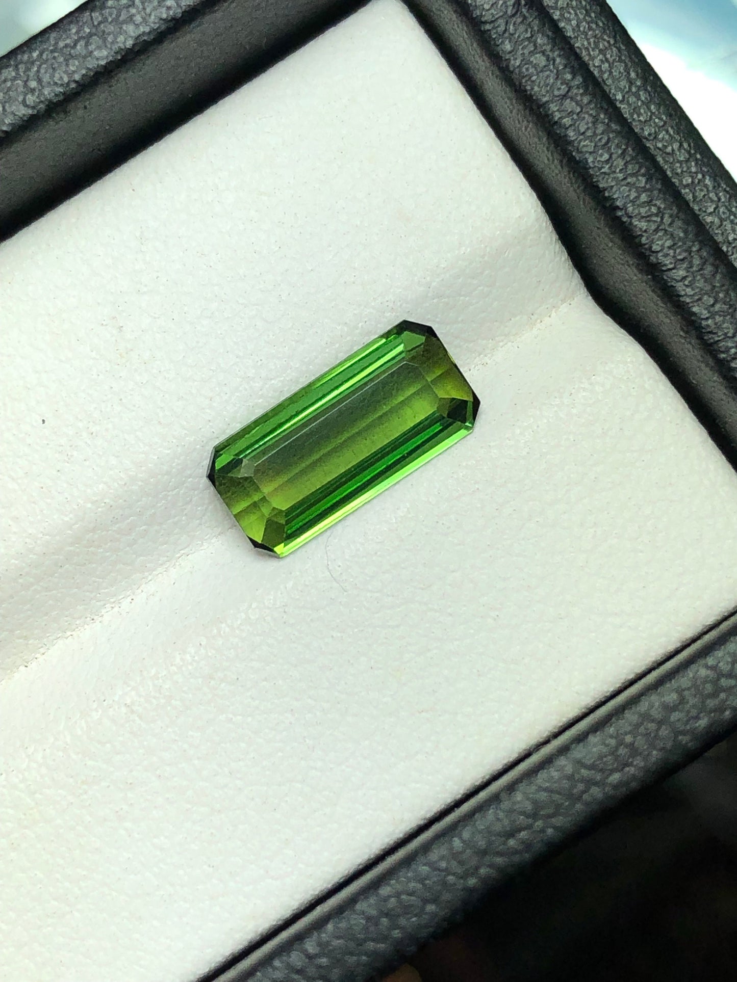 Green tourmaline 2.45 carat natural origin Afghanistan