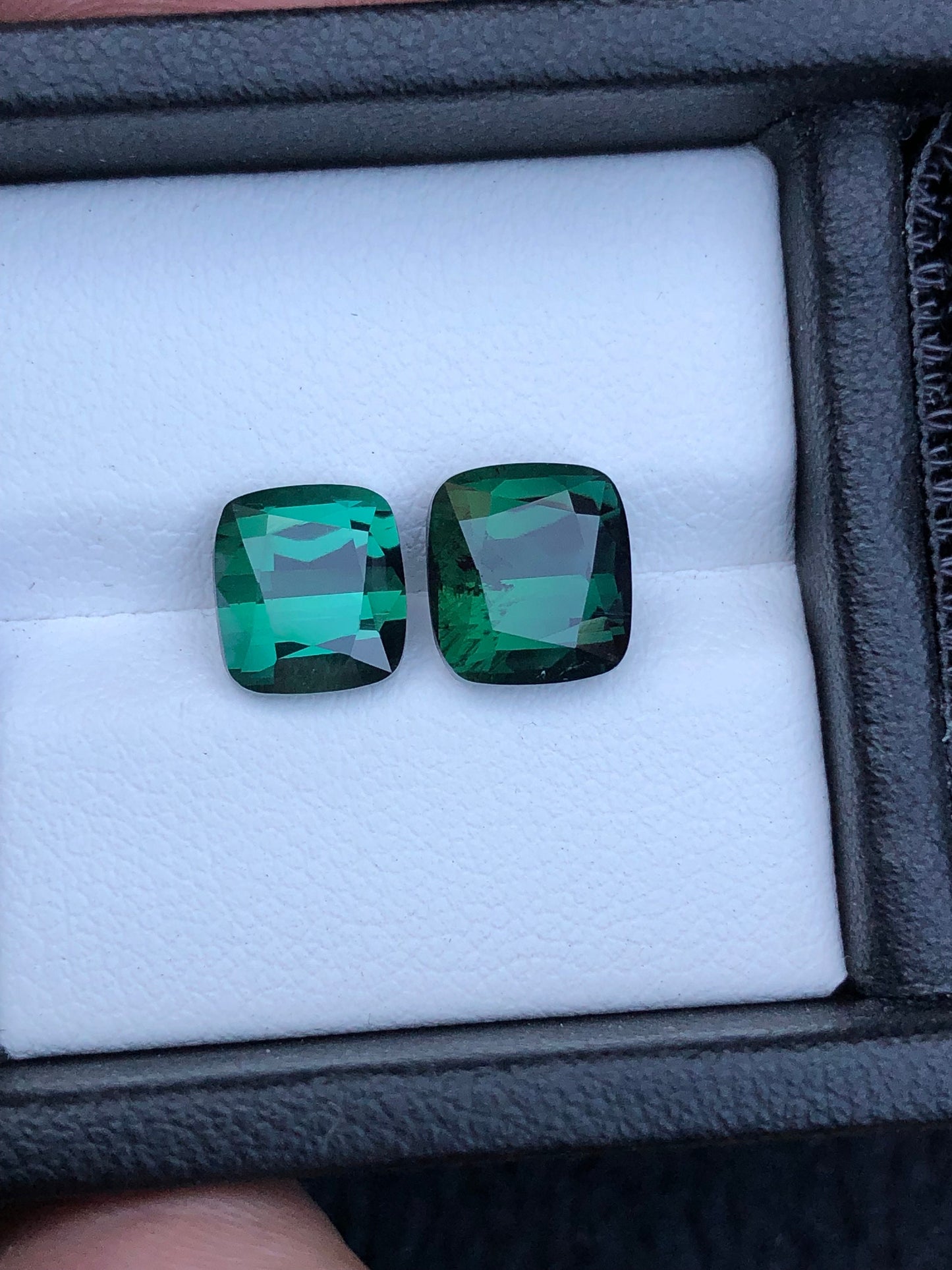 Green tourmalines 5.25 carats natural origin Afghanistan