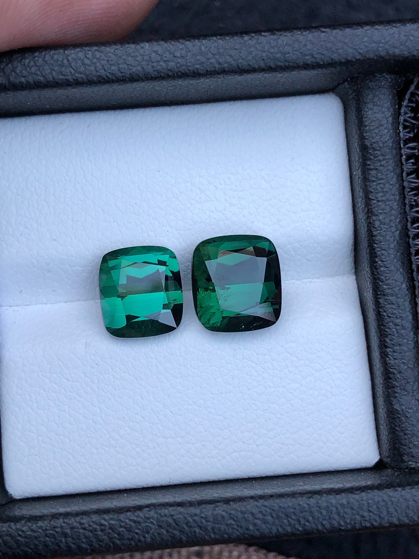 Green tourmalines 5.25 carats natural origin Afghanistan