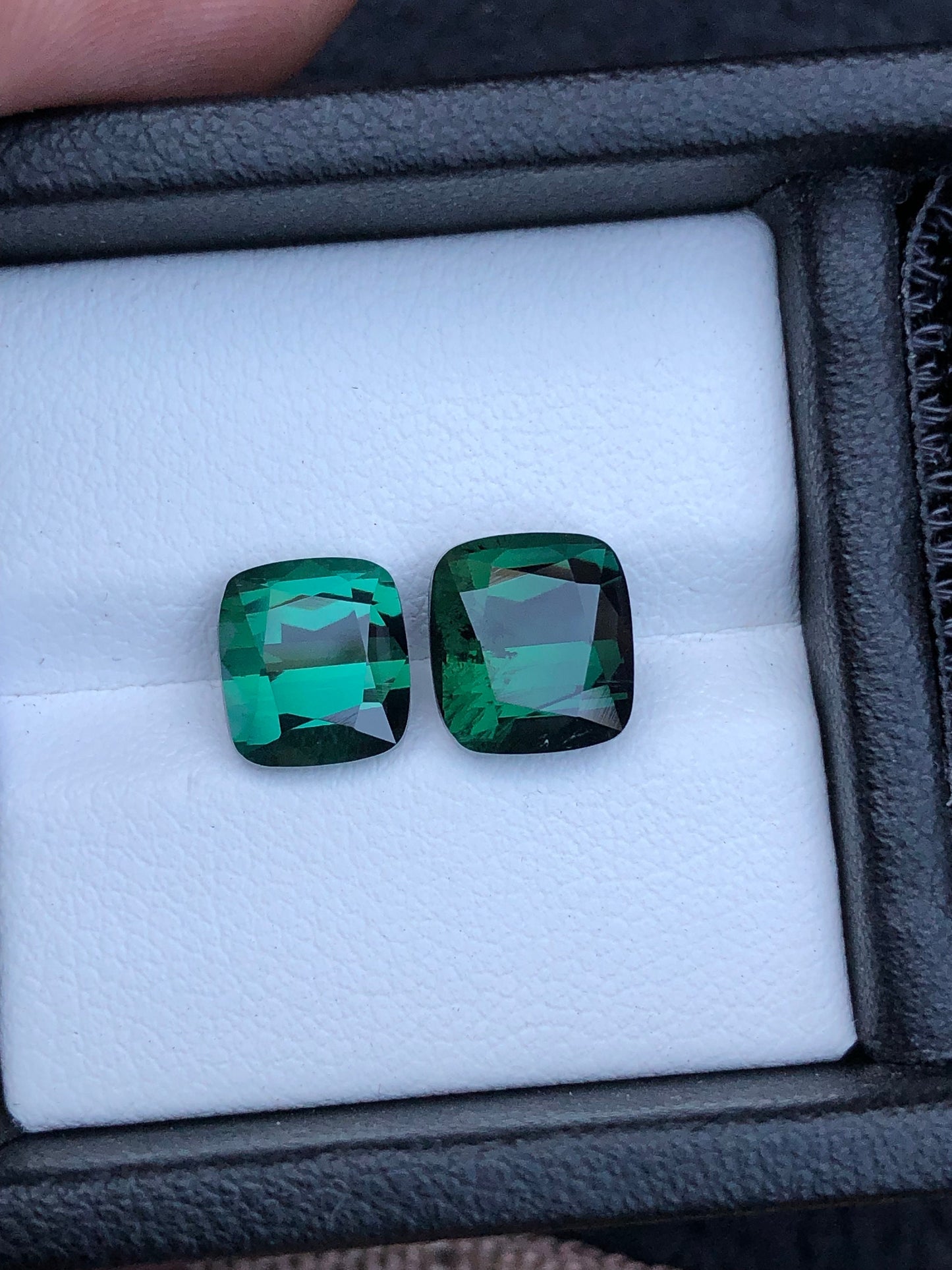 Green tourmalines 5.25 carats natural origin Afghanistan