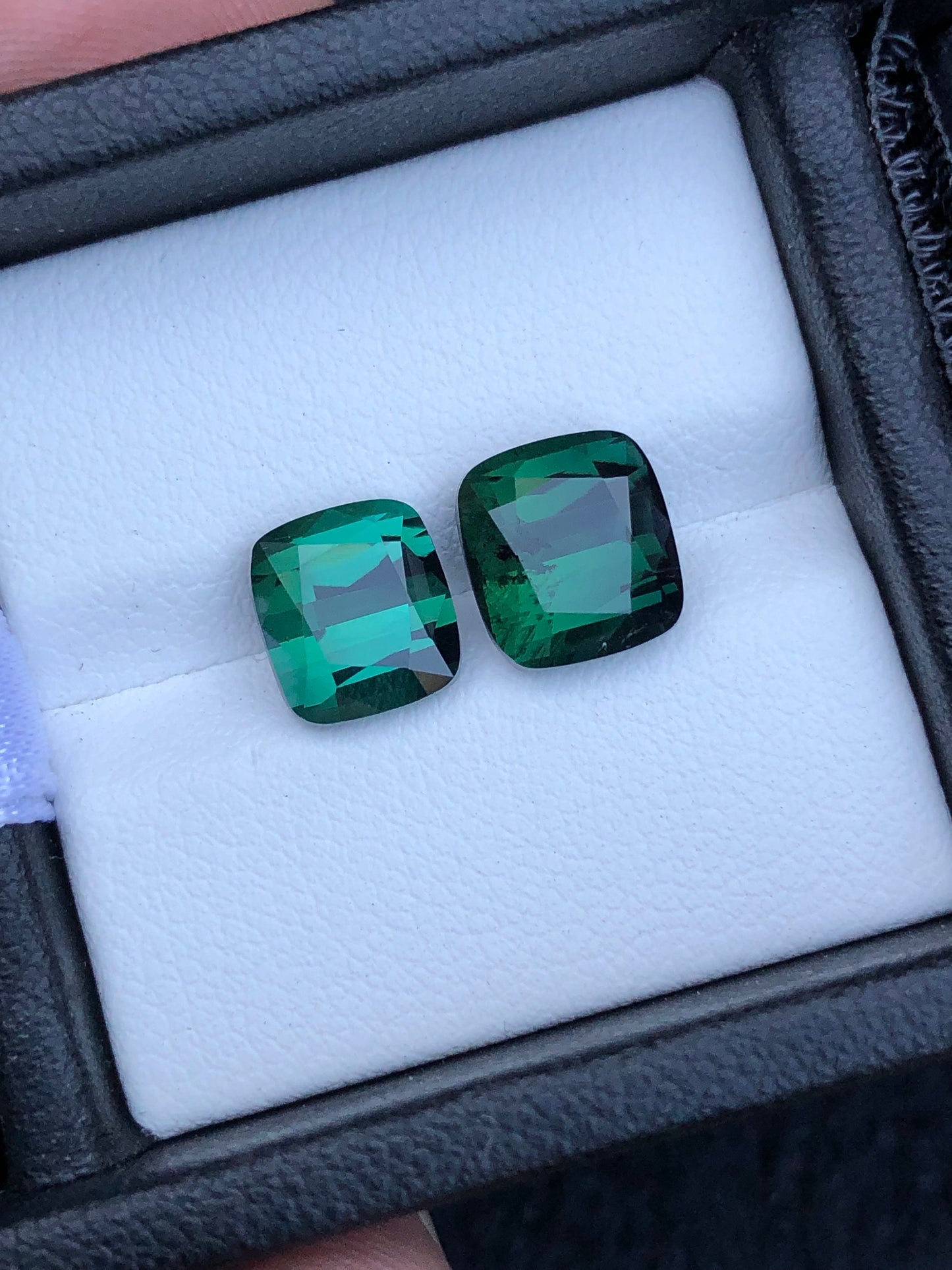 Green tourmalines 5.25 carats natural origin Afghanistan