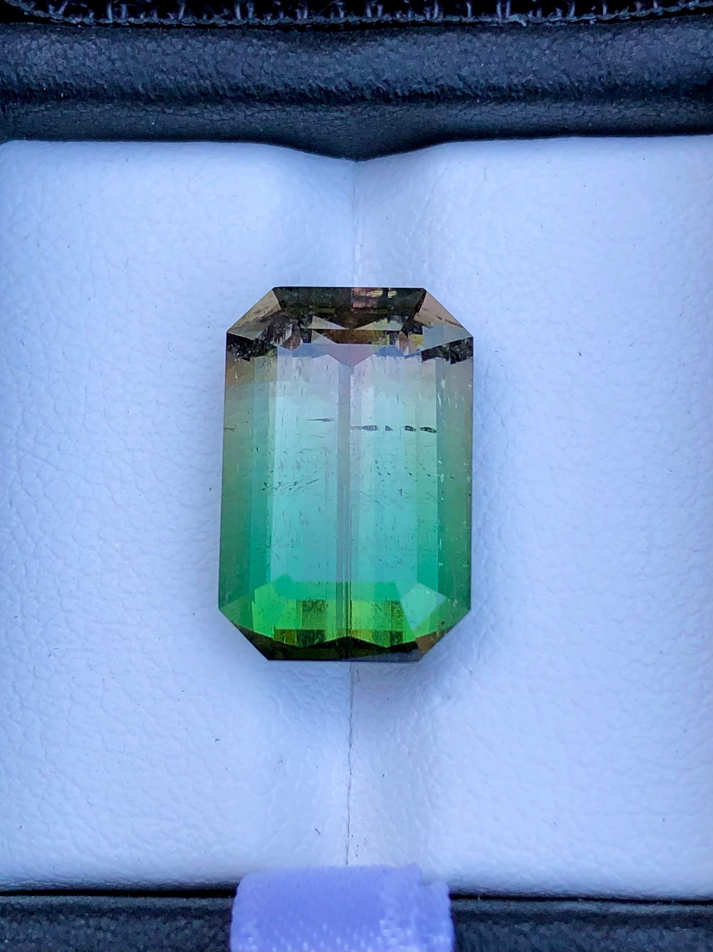 Bi colour tourmaline 9.60 carat origin Afghanistan