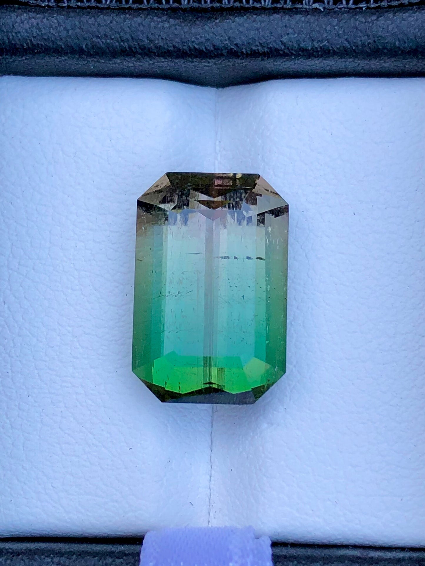 Bi colour tourmaline 9.60 carat origin Afghanistan