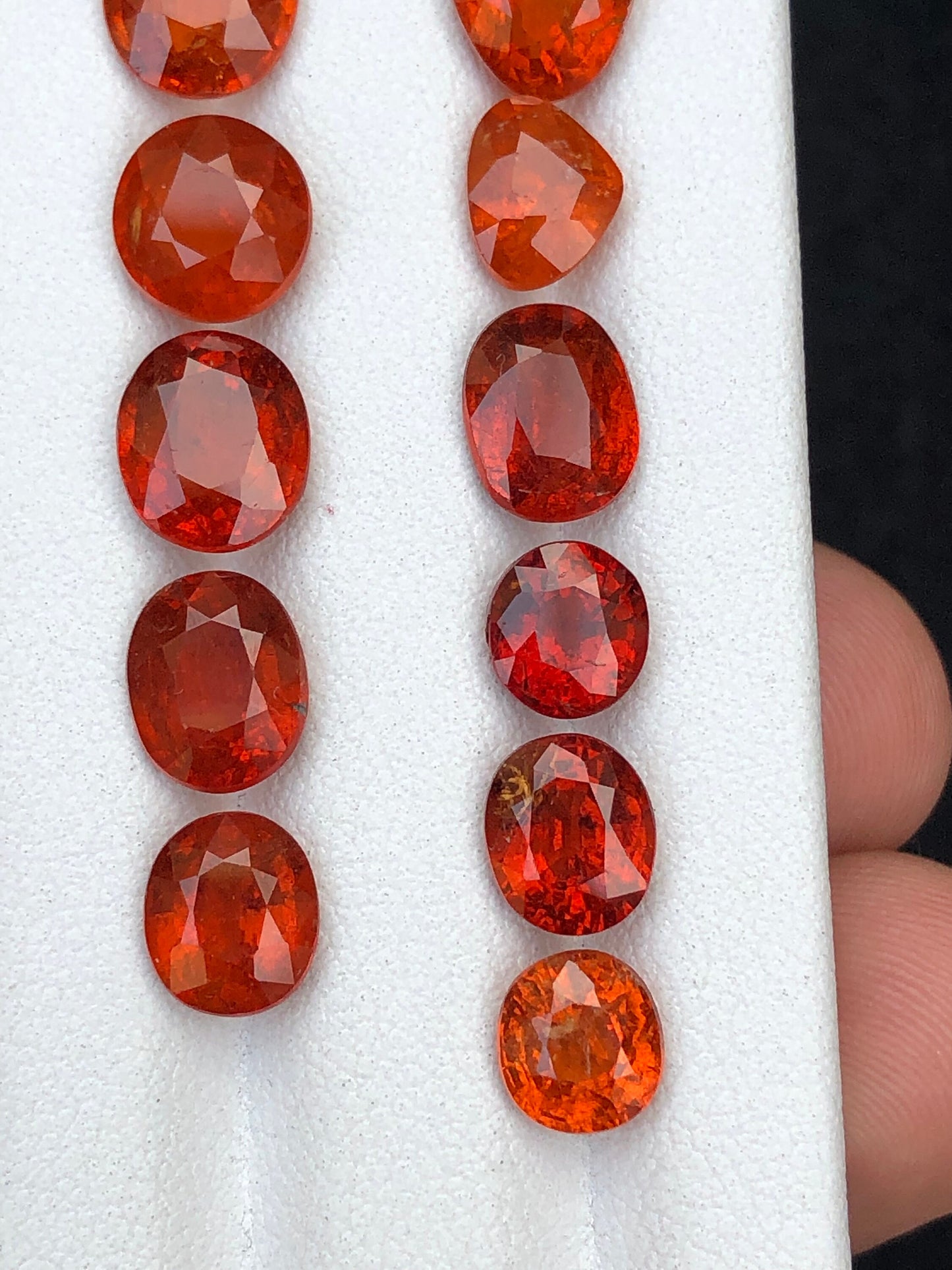 Spesertine garnets 25 carats natural