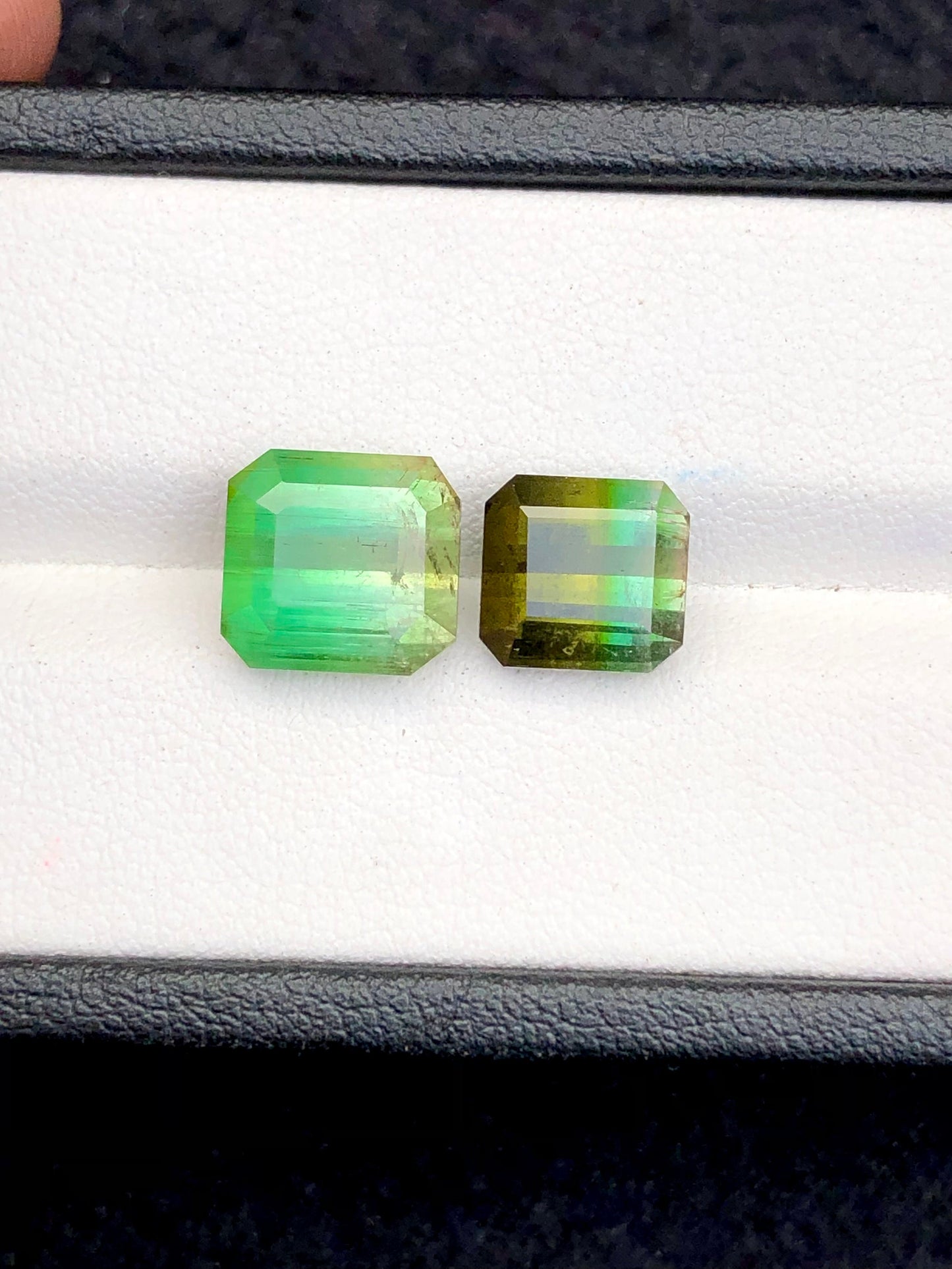 Bi colour tourmalines 8.60 carats natural origin Afghanistan