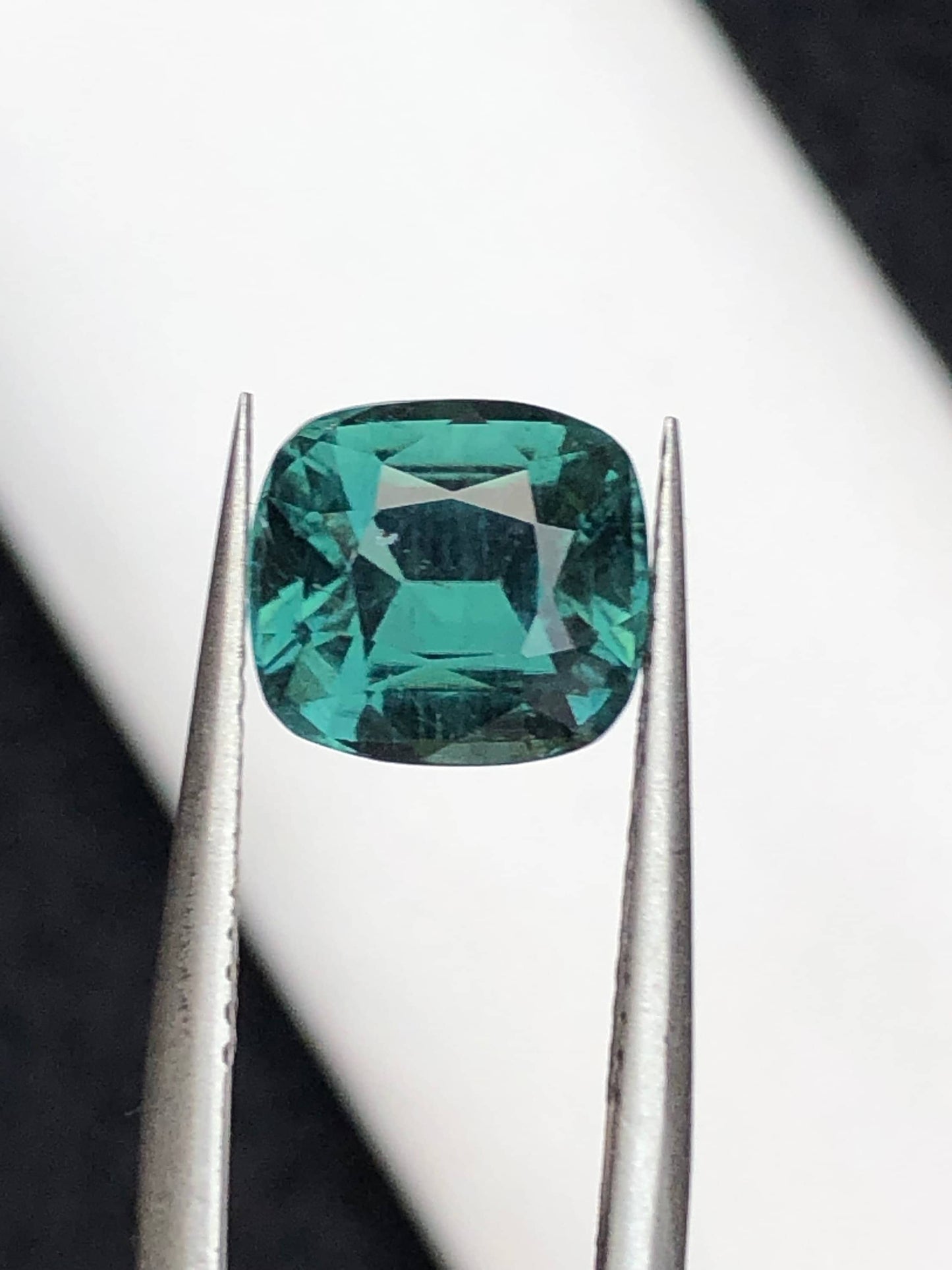 Blue tourmaline 2.60 carat origin Afghanistan